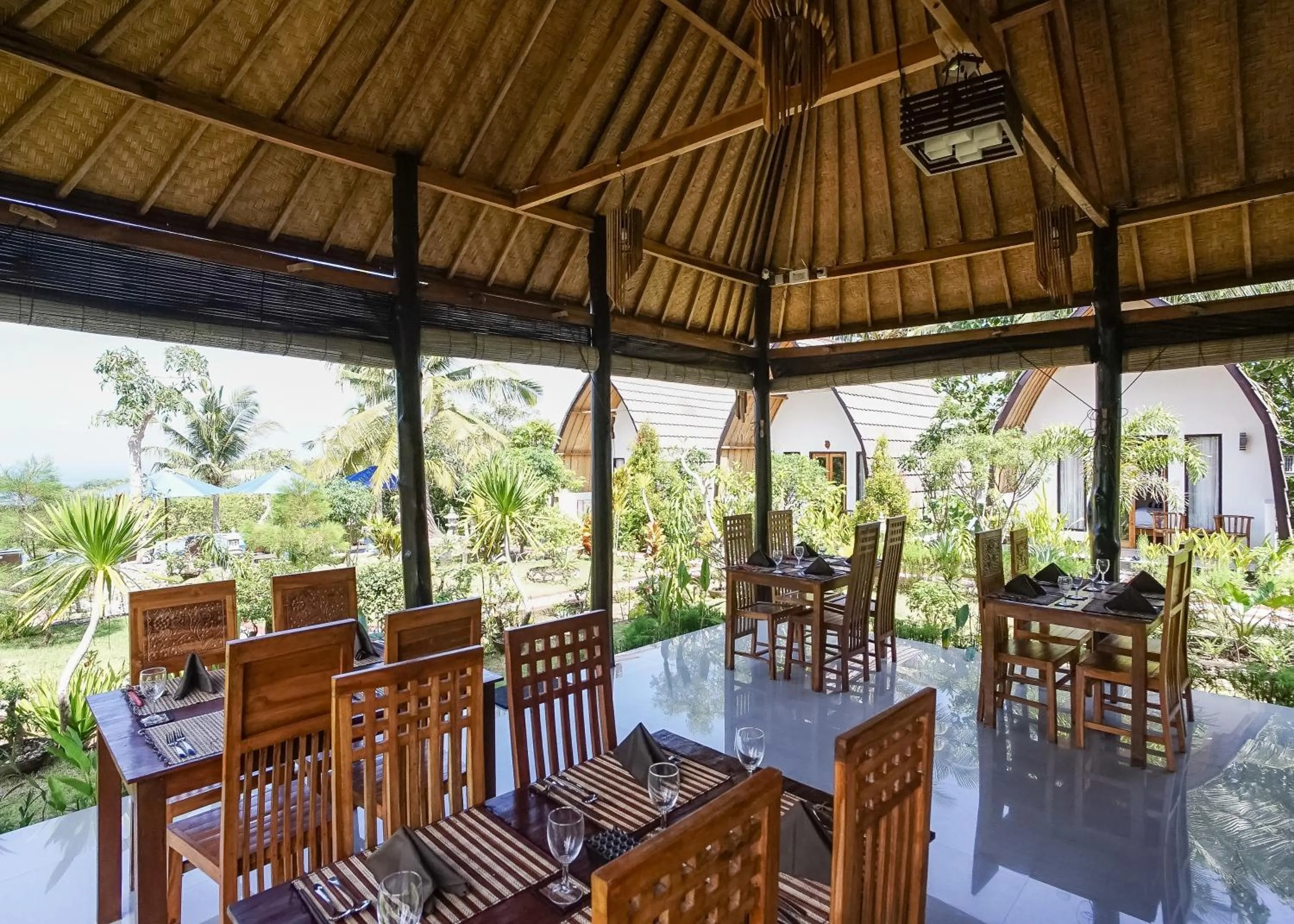 Restaurant/places to eat in Penida Sunset Ocean View Bungalows