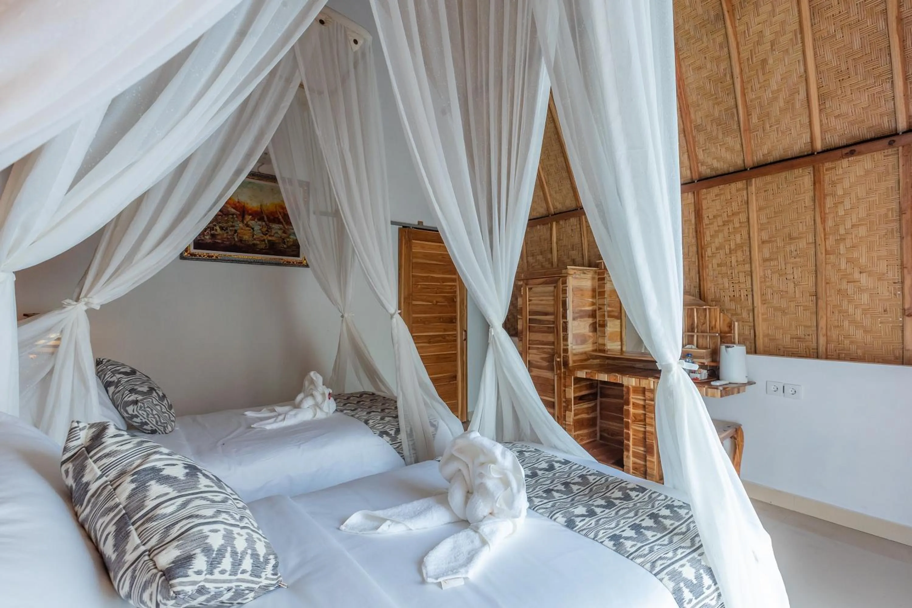 Bed in Penida Sunset Ocean View Bungalows