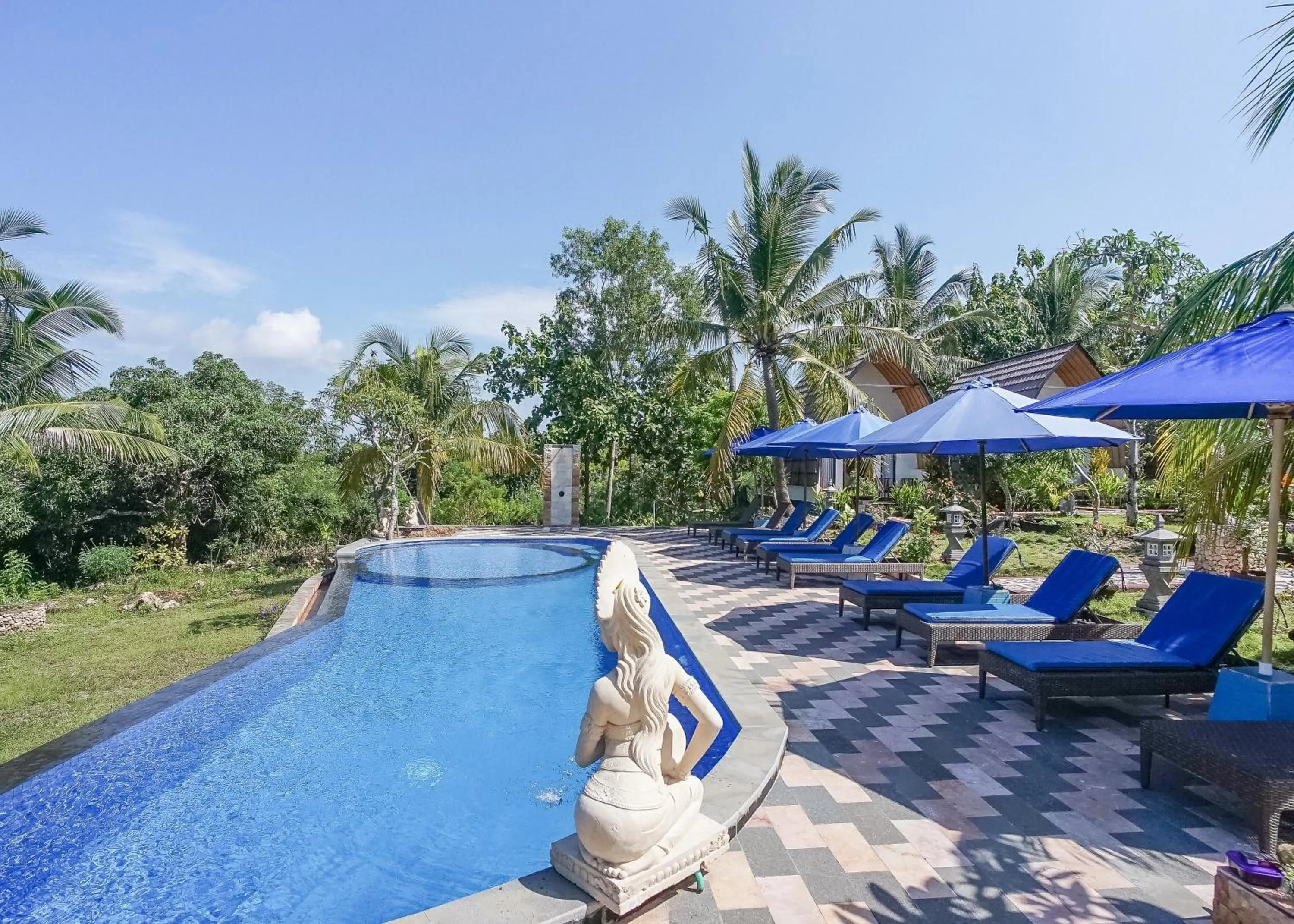 Swimming pool in Penida Sunset Ocean View Bungalows