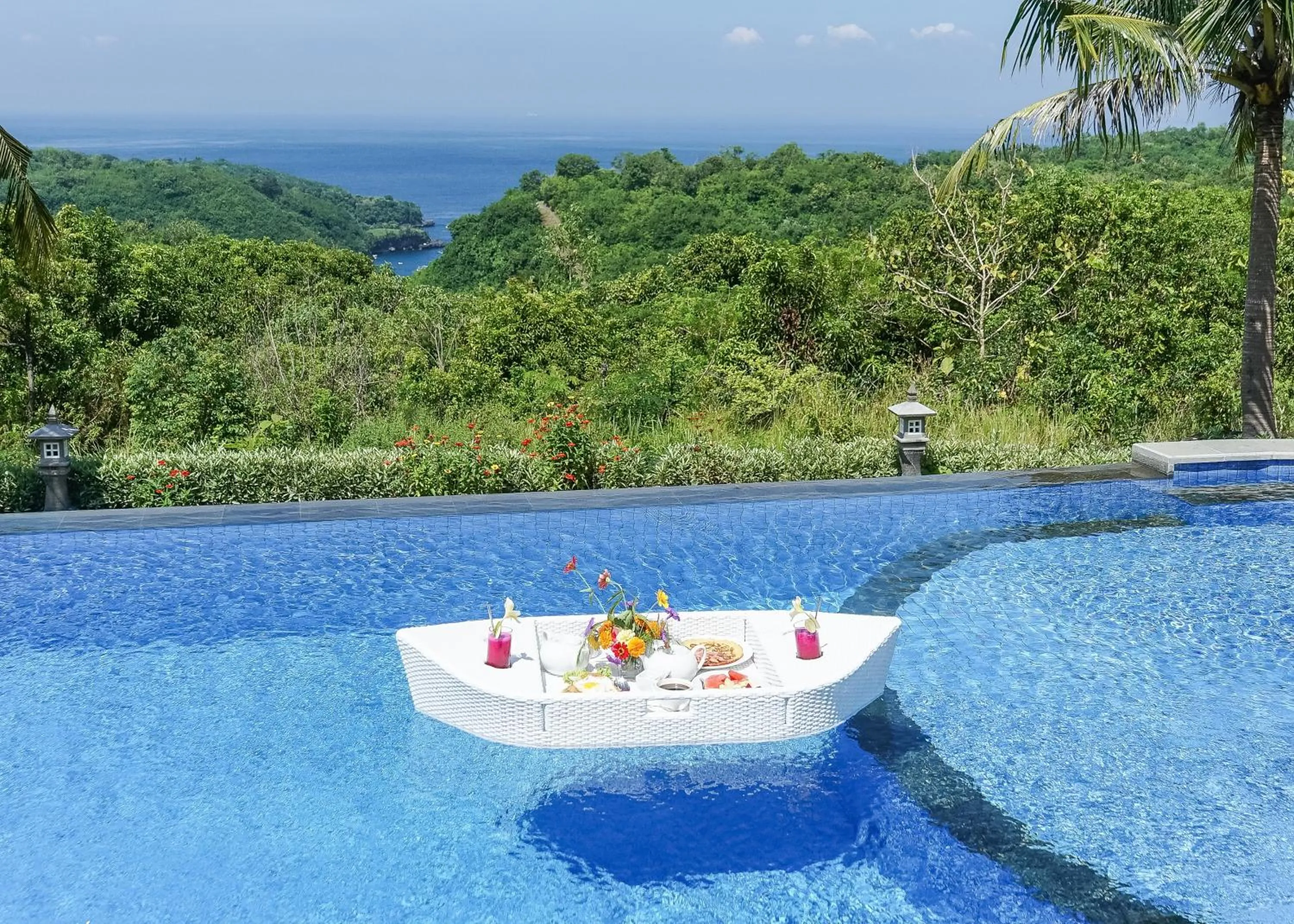 Food and drinks in Penida Sunset Ocean View Bungalows