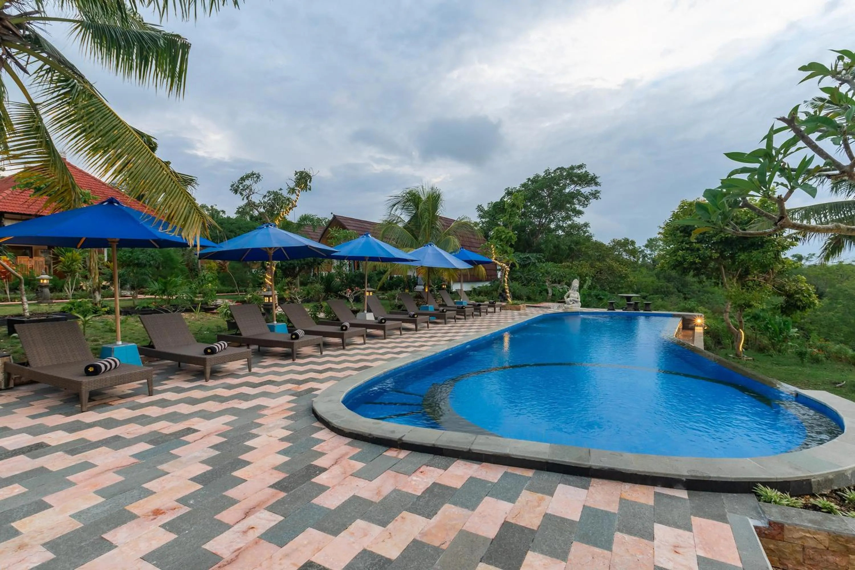 Swimming pool in Penida Sunset Ocean View Bungalows