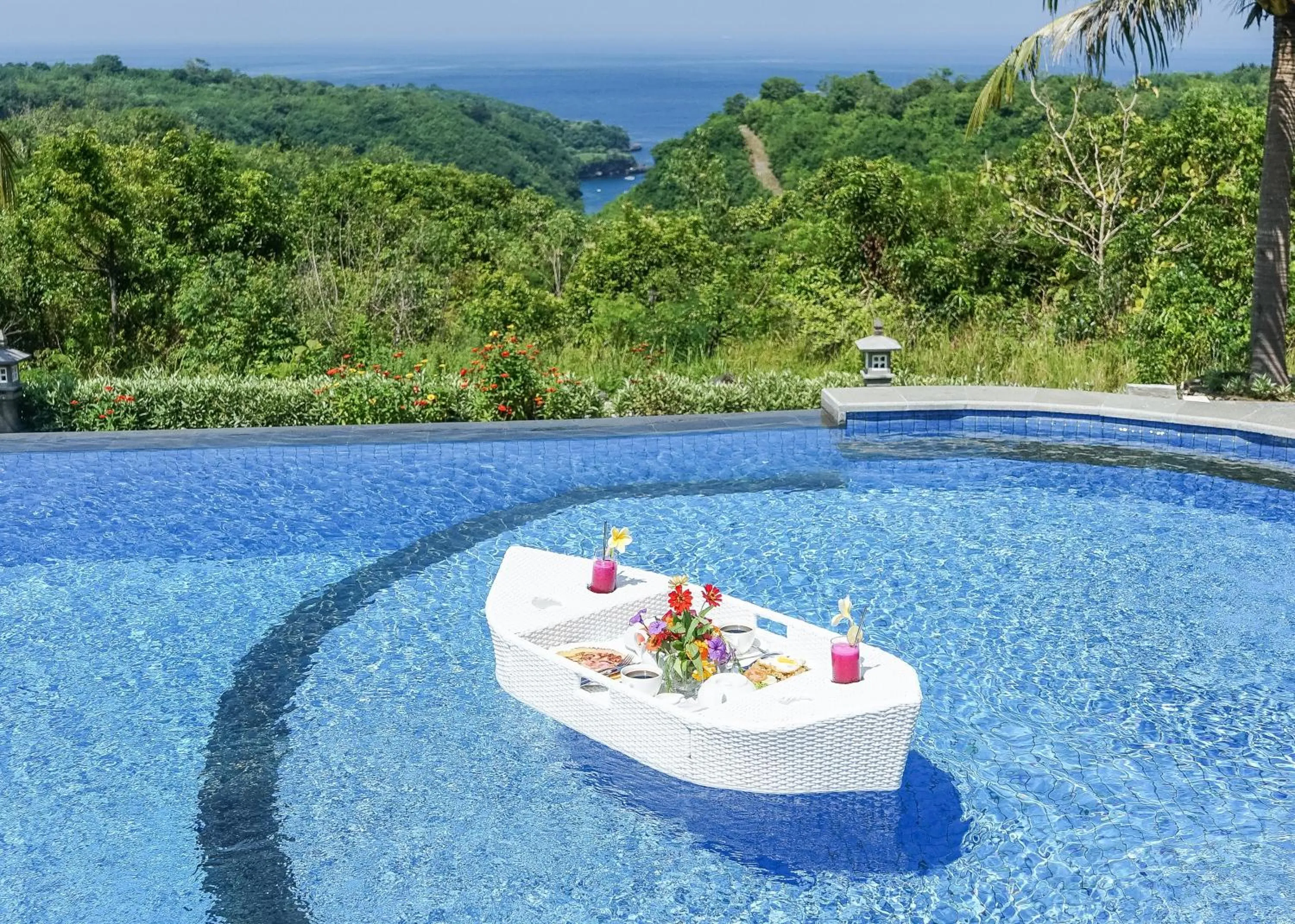 Food and drinks in Penida Sunset Ocean View Bungalows