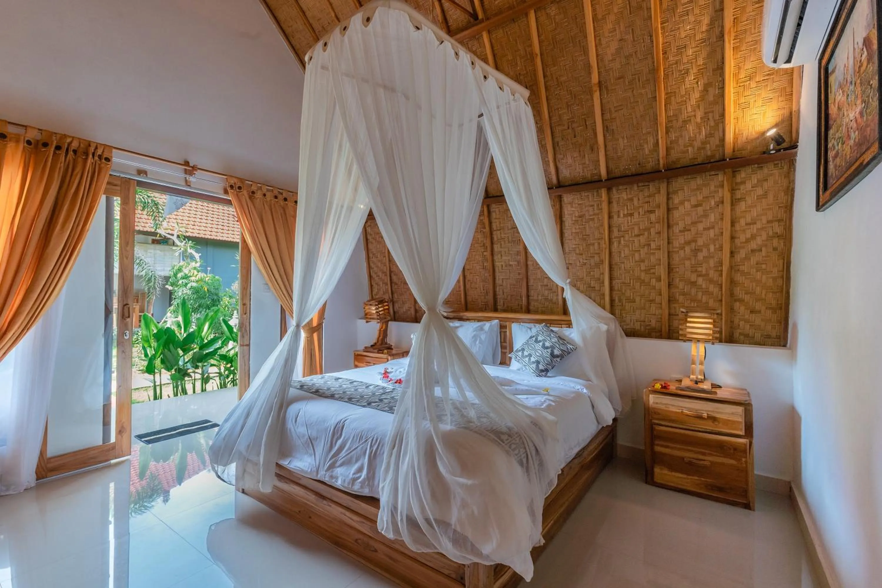 Bed in Penida Sunset Ocean View Bungalows