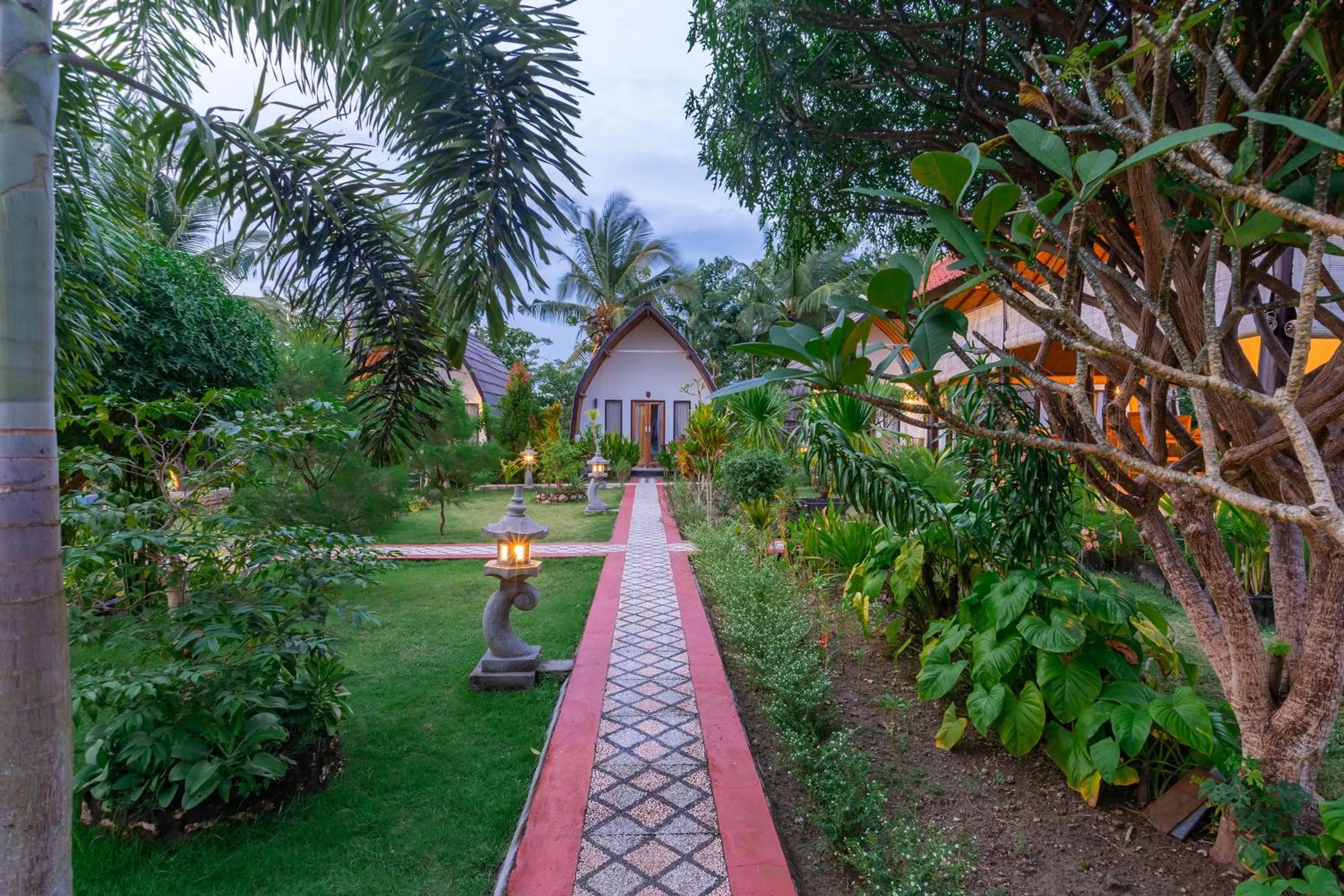Garden in Penida Sunset Ocean View Bungalows