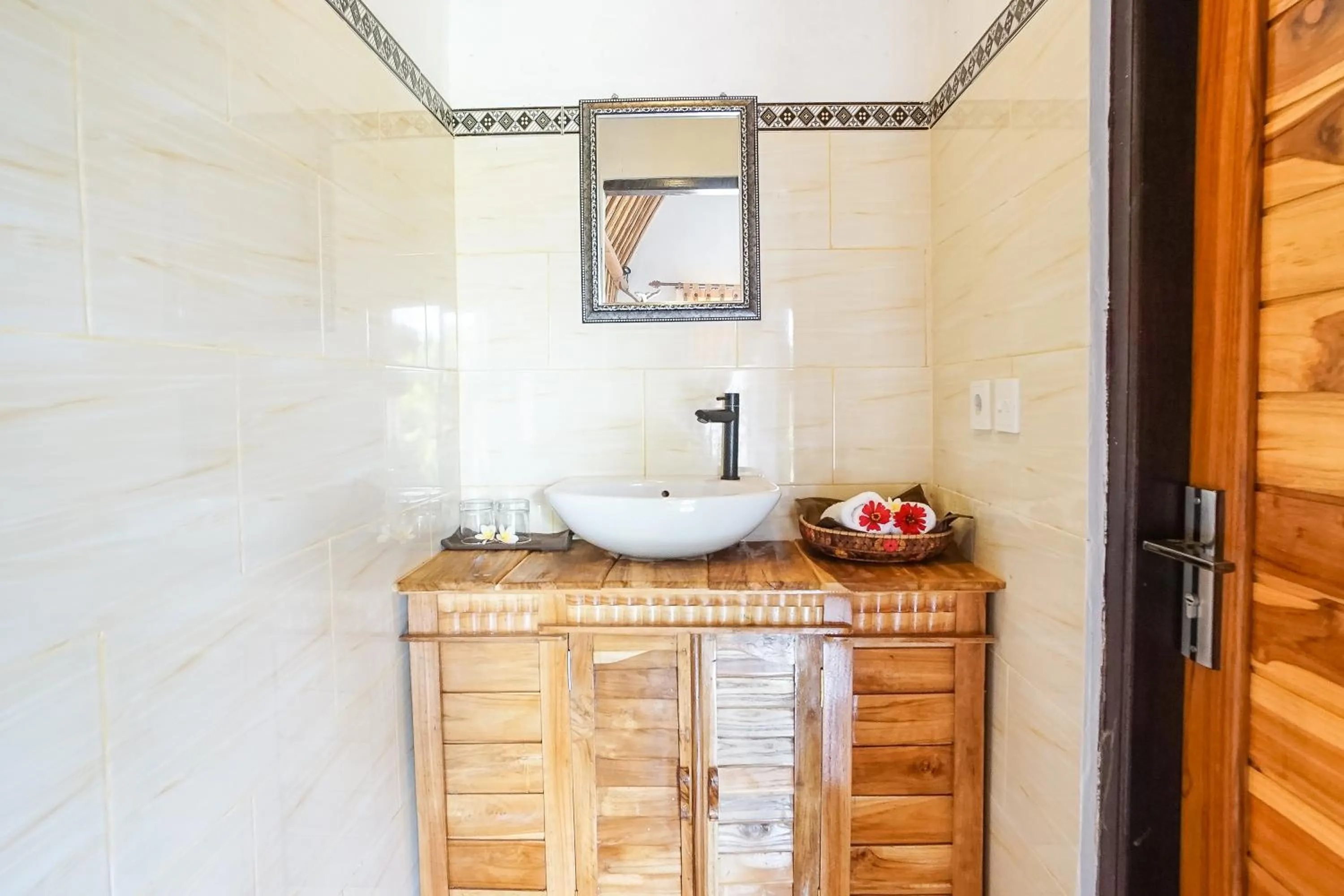 Bathroom in Penida Sunset Ocean View Bungalows