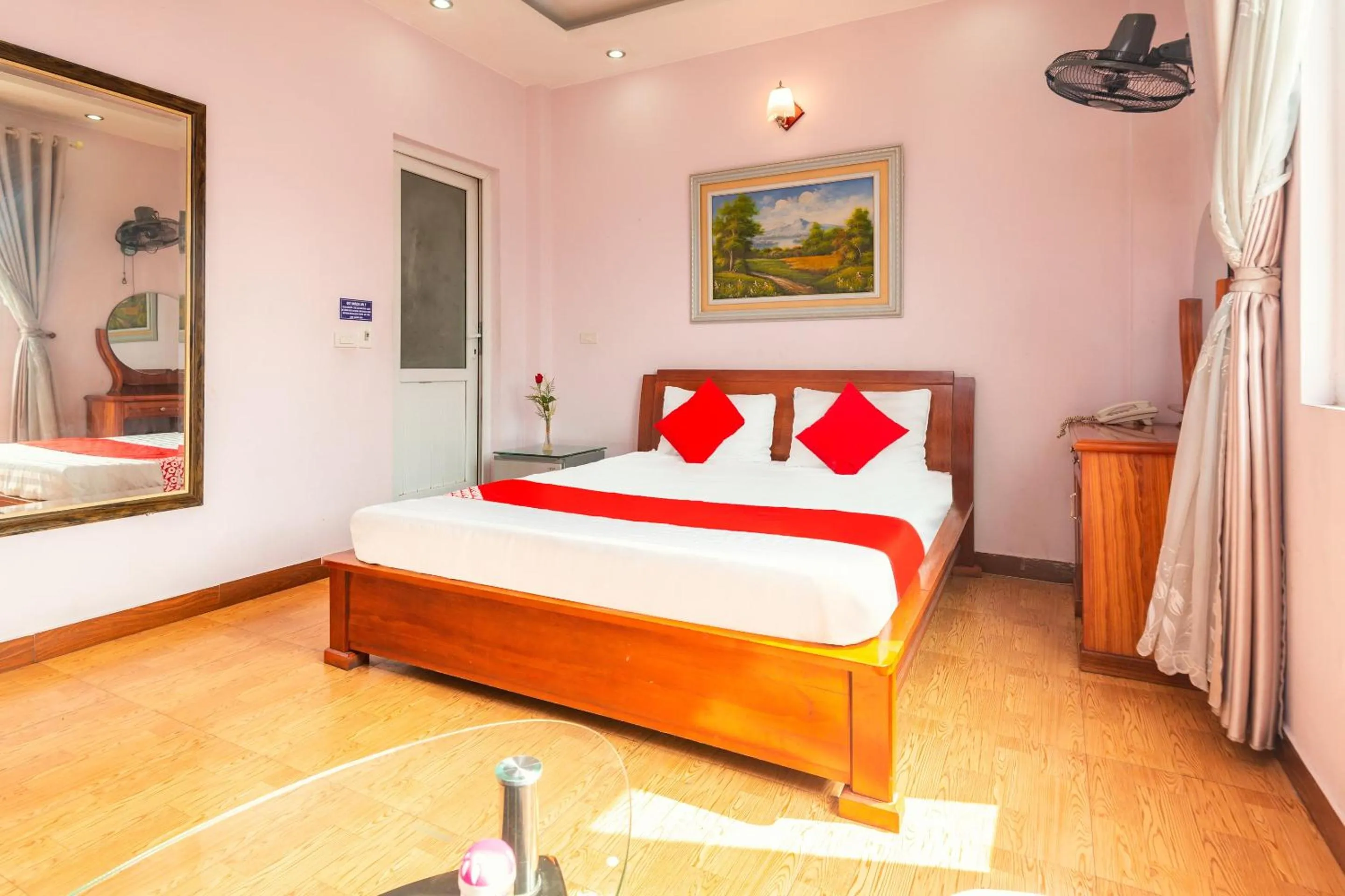 Bedroom in OYO 887 Star Hotel