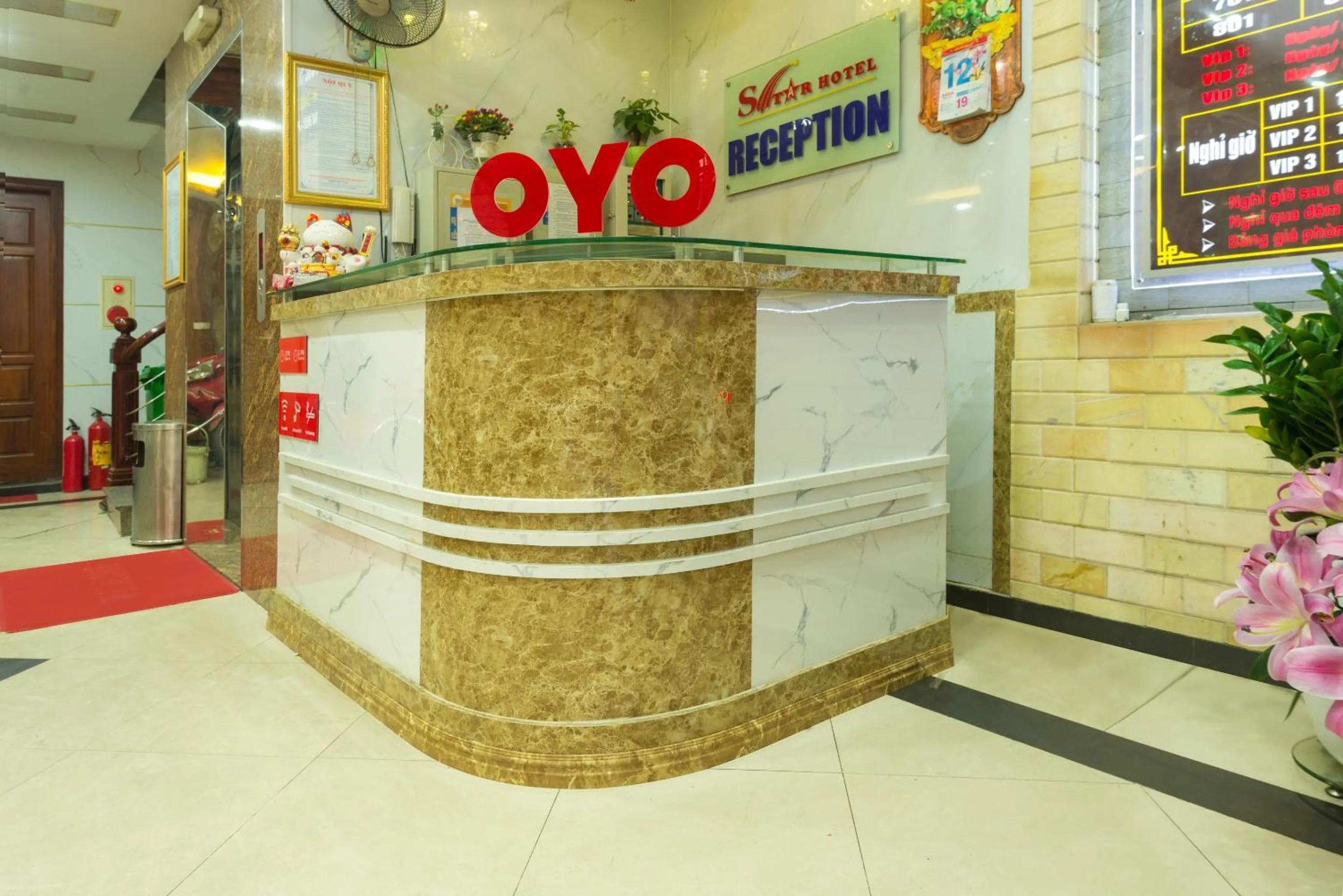 Lobby or reception in OYO 887 Star Hotel