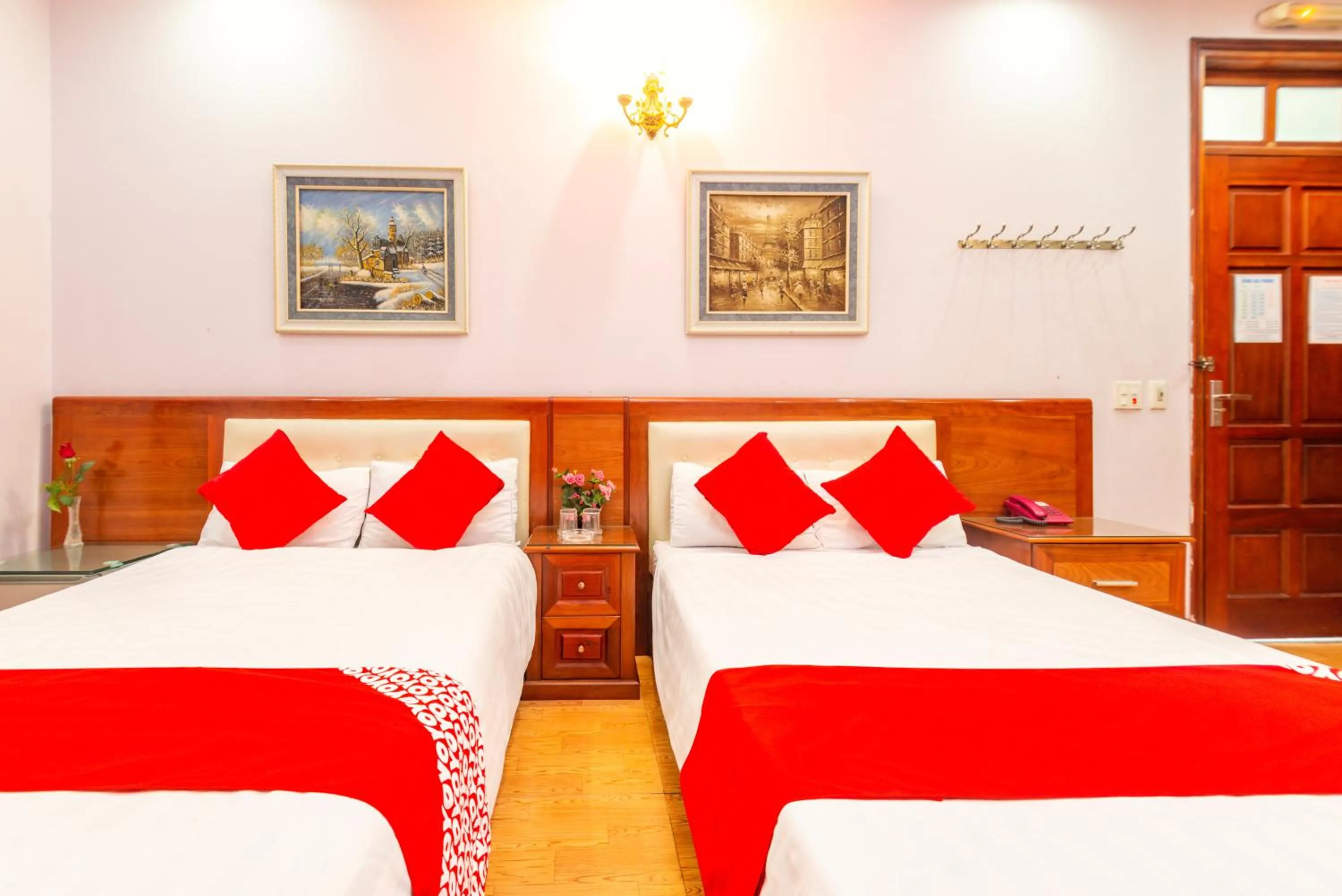 Superior Twin Room in OYO 887 Star Hotel