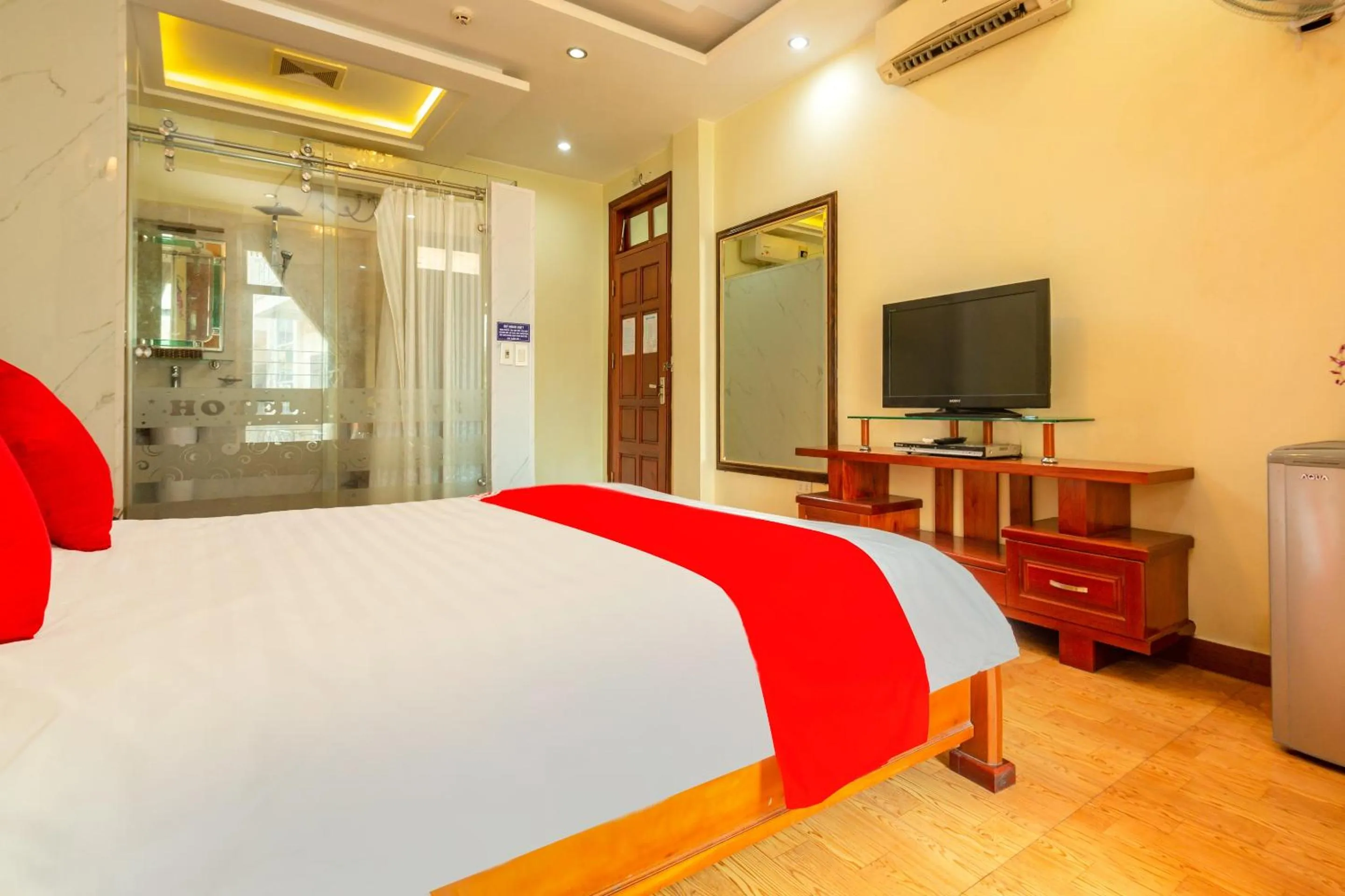 Bedroom in OYO 887 Star Hotel