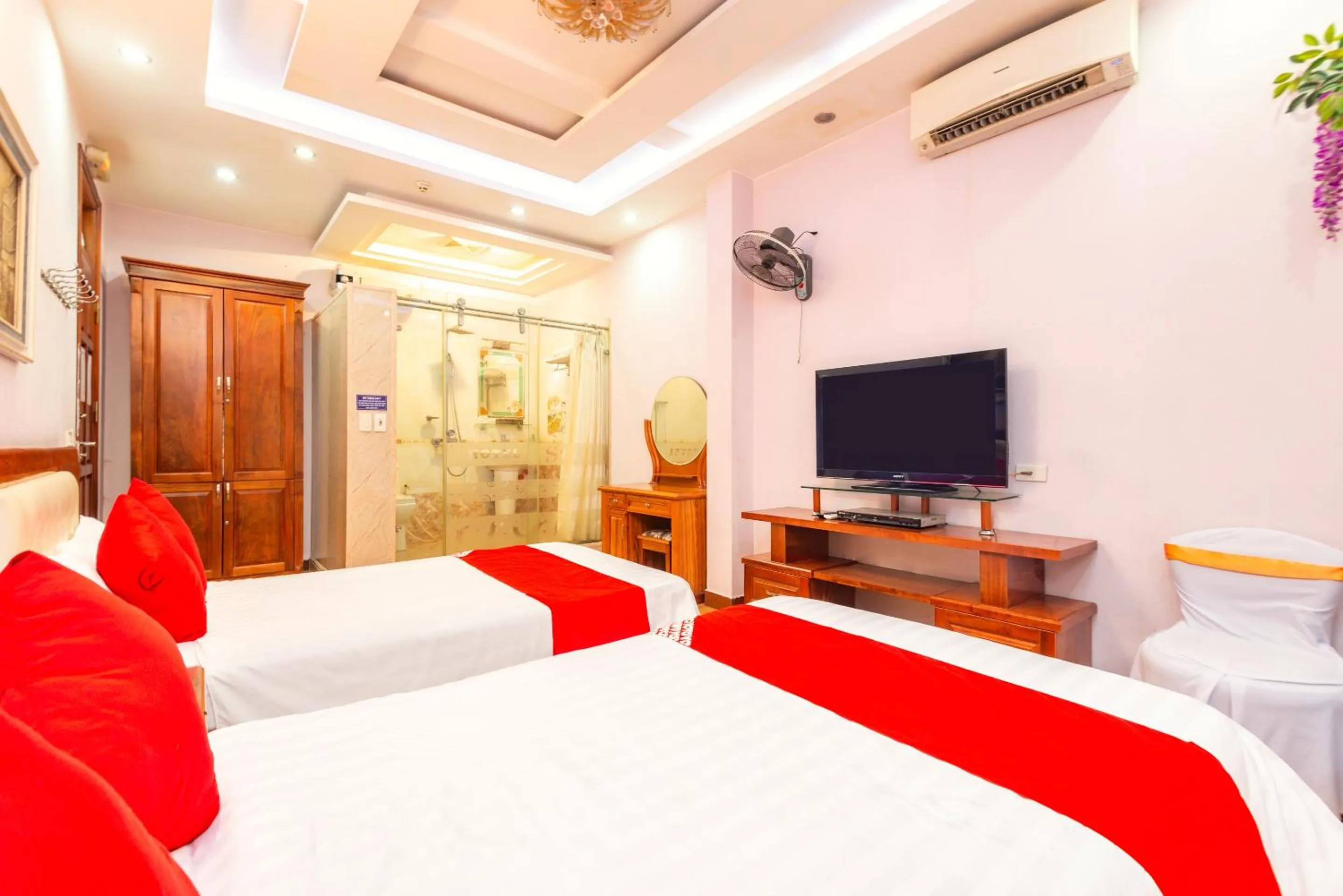 Bedroom in OYO 887 Star Hotel