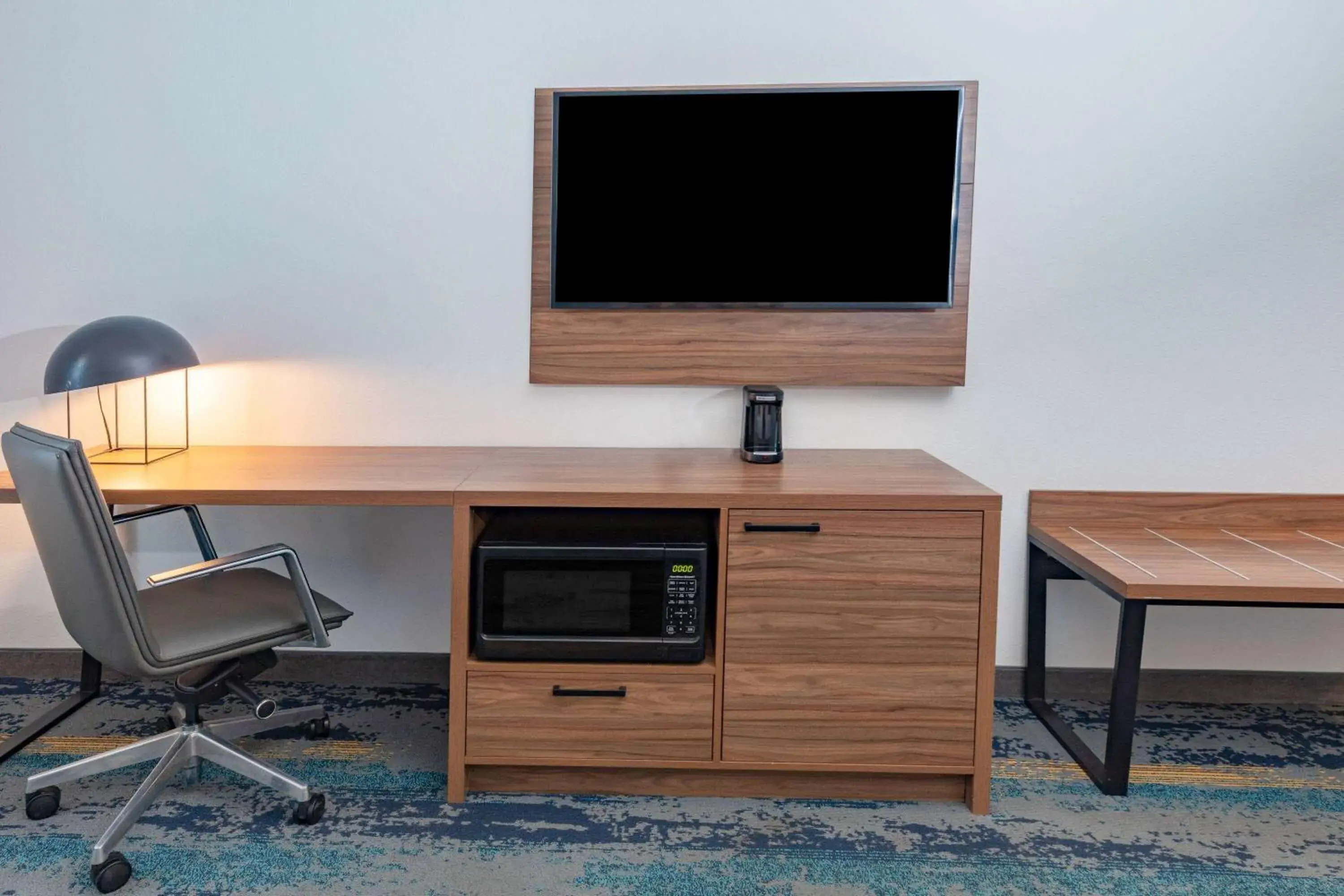 Queen Room with Two Queen Beds and Roll-In Shower - Mobility/Hearing Accessible - Non-Smoking in La Quinta Inn & Suites by Wyndham Texas City I 45 Queen Room with Two Queen Beds and Roll-In Shower - Mobility/Hearing Accessible - Non-Smoking in La Quinta Inn & Suites by Wyndham Texas City I 45