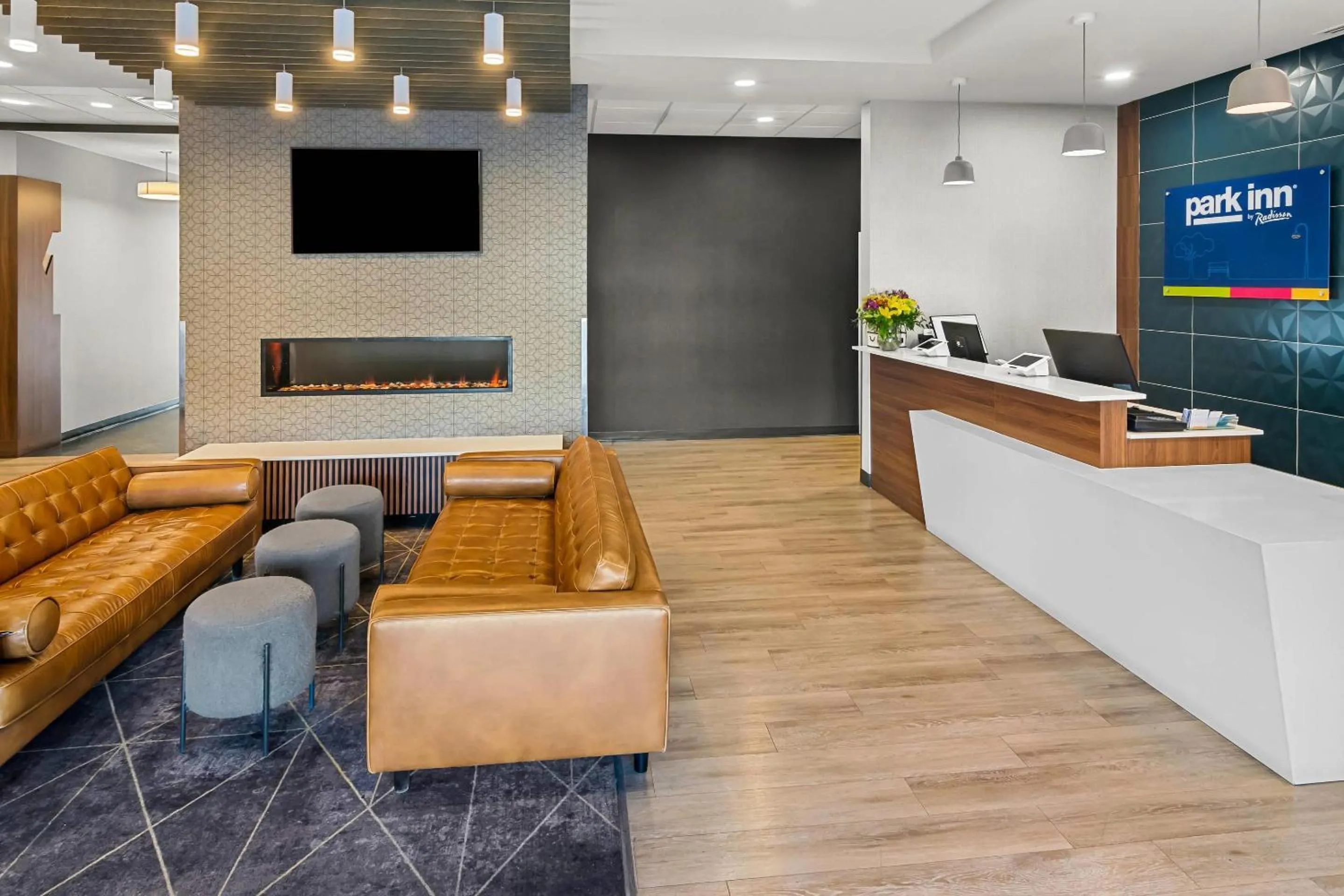 Lobby or reception in Park Inn by Radisson, Kelowna