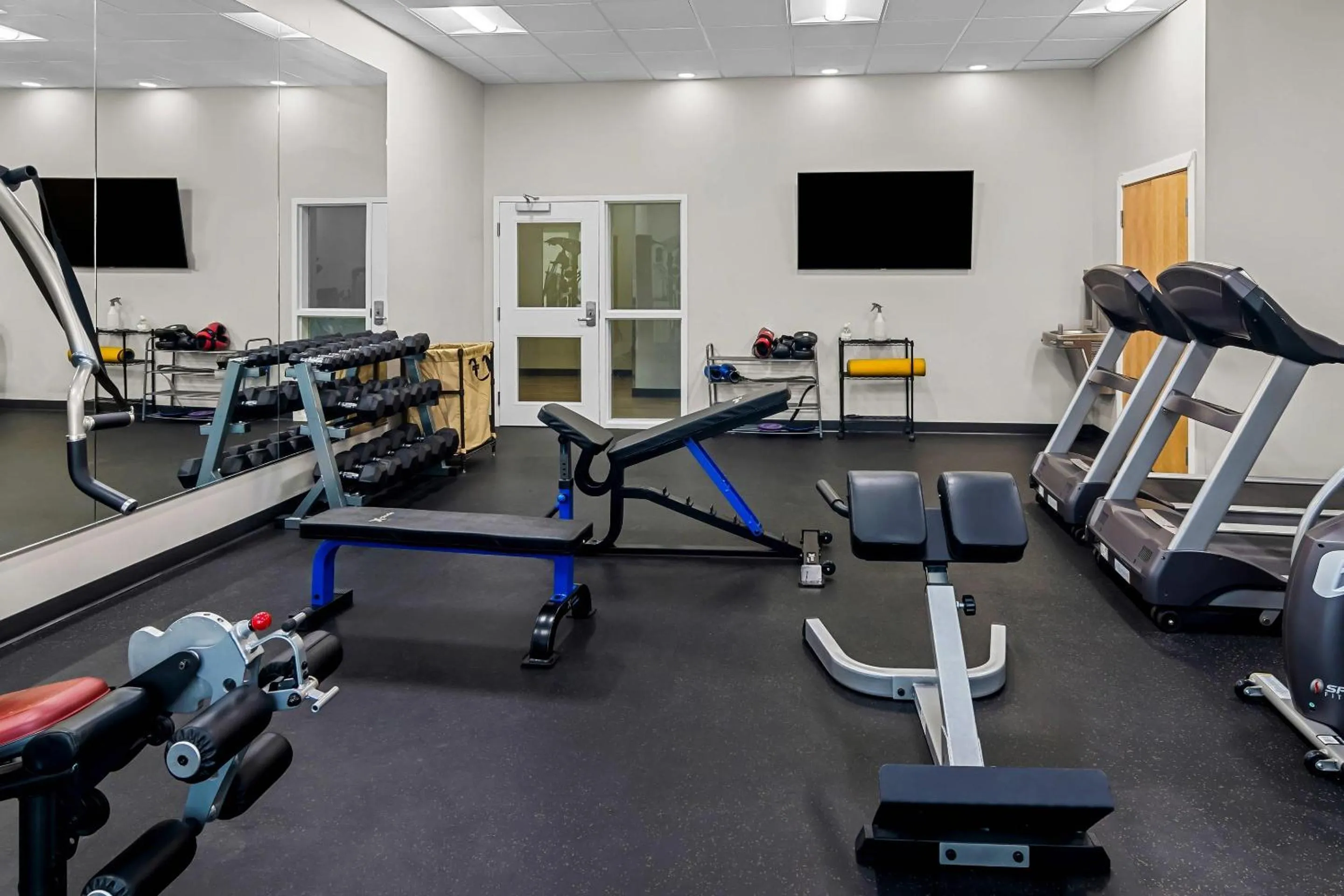 Fitness centre/facilities in Park Inn by Radisson, Kelowna