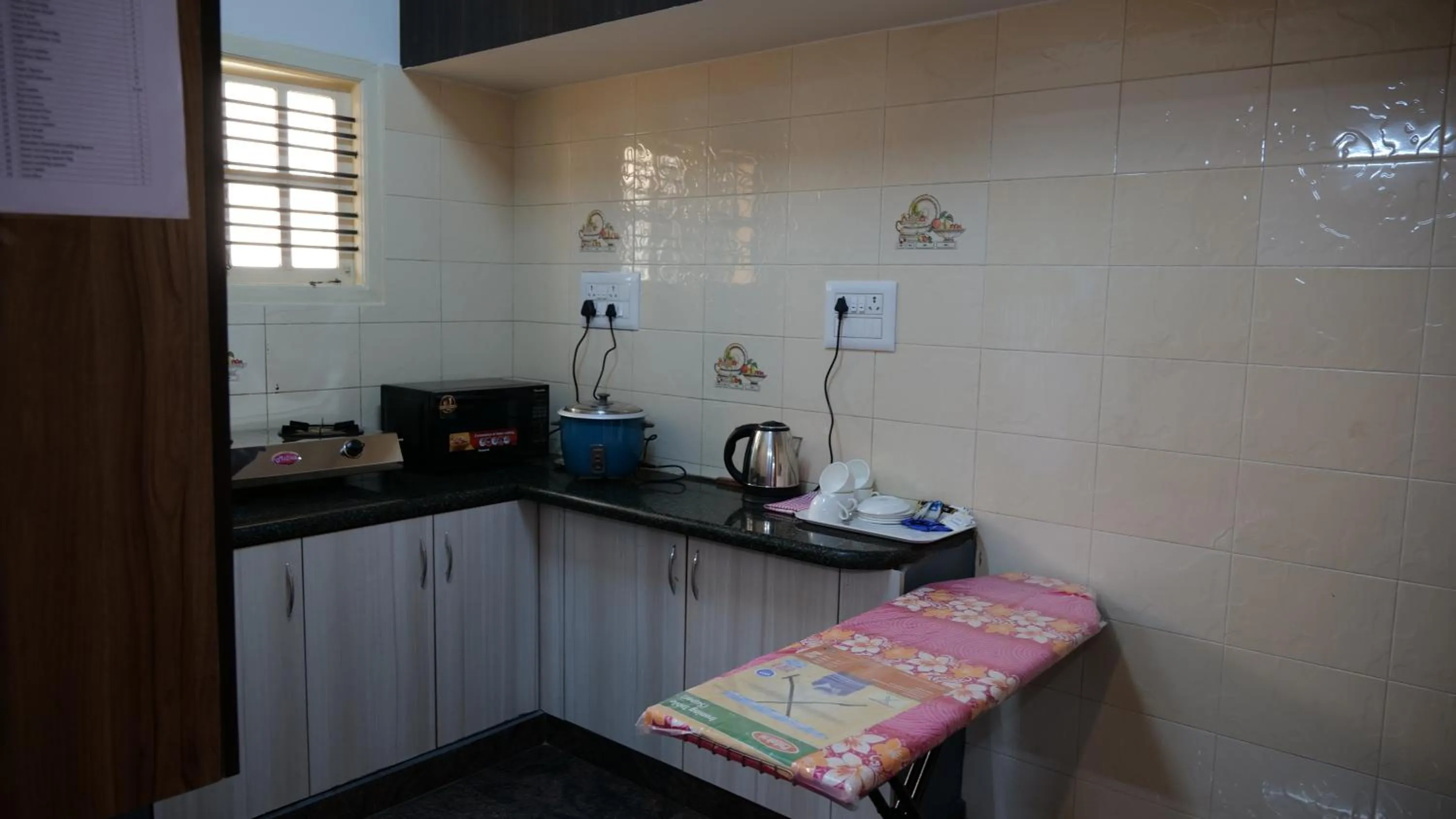 Coffee/tea facilities in The Ventura Grand Hotel