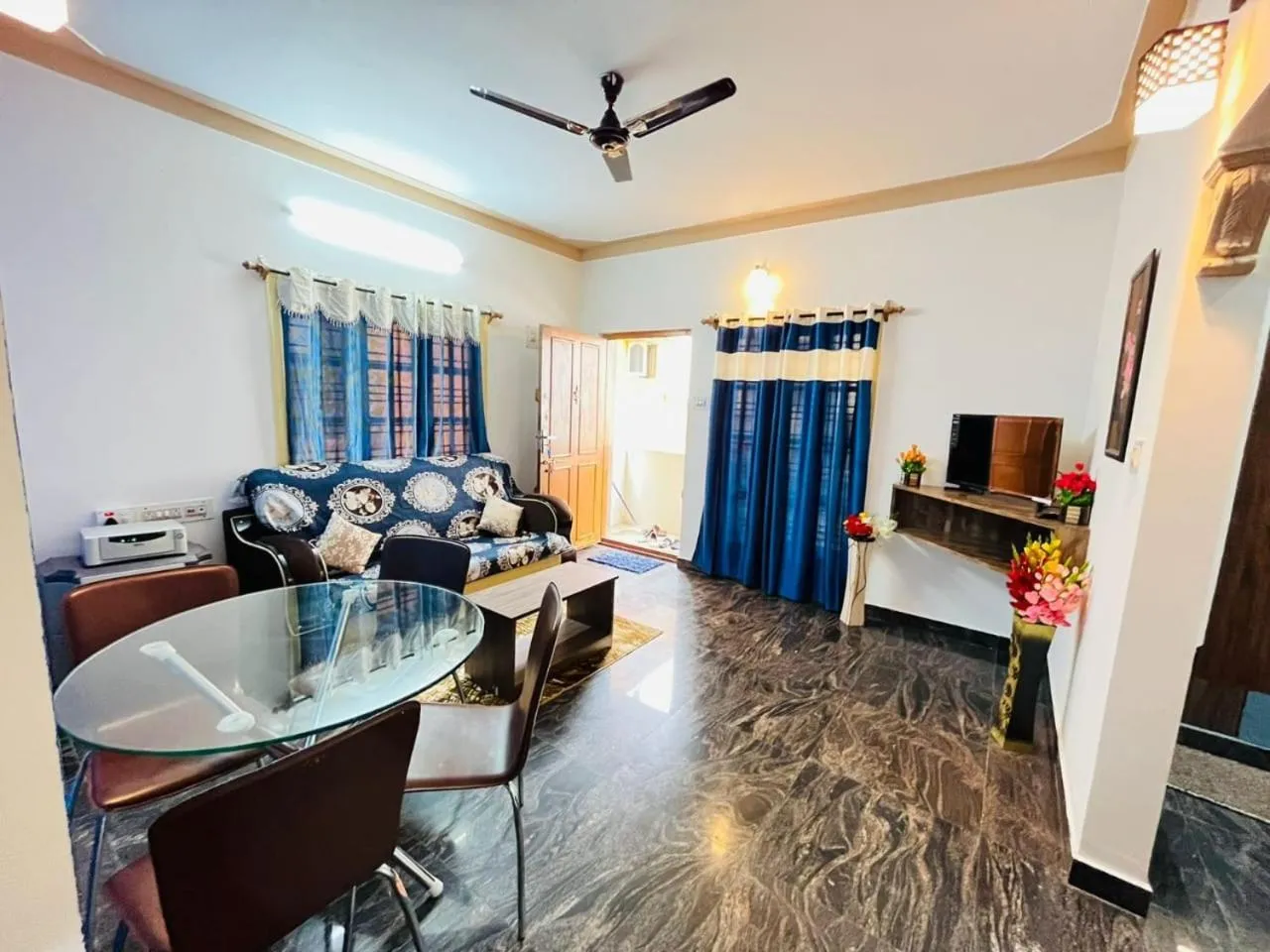 Seating area in The Ventura Grand Hotel