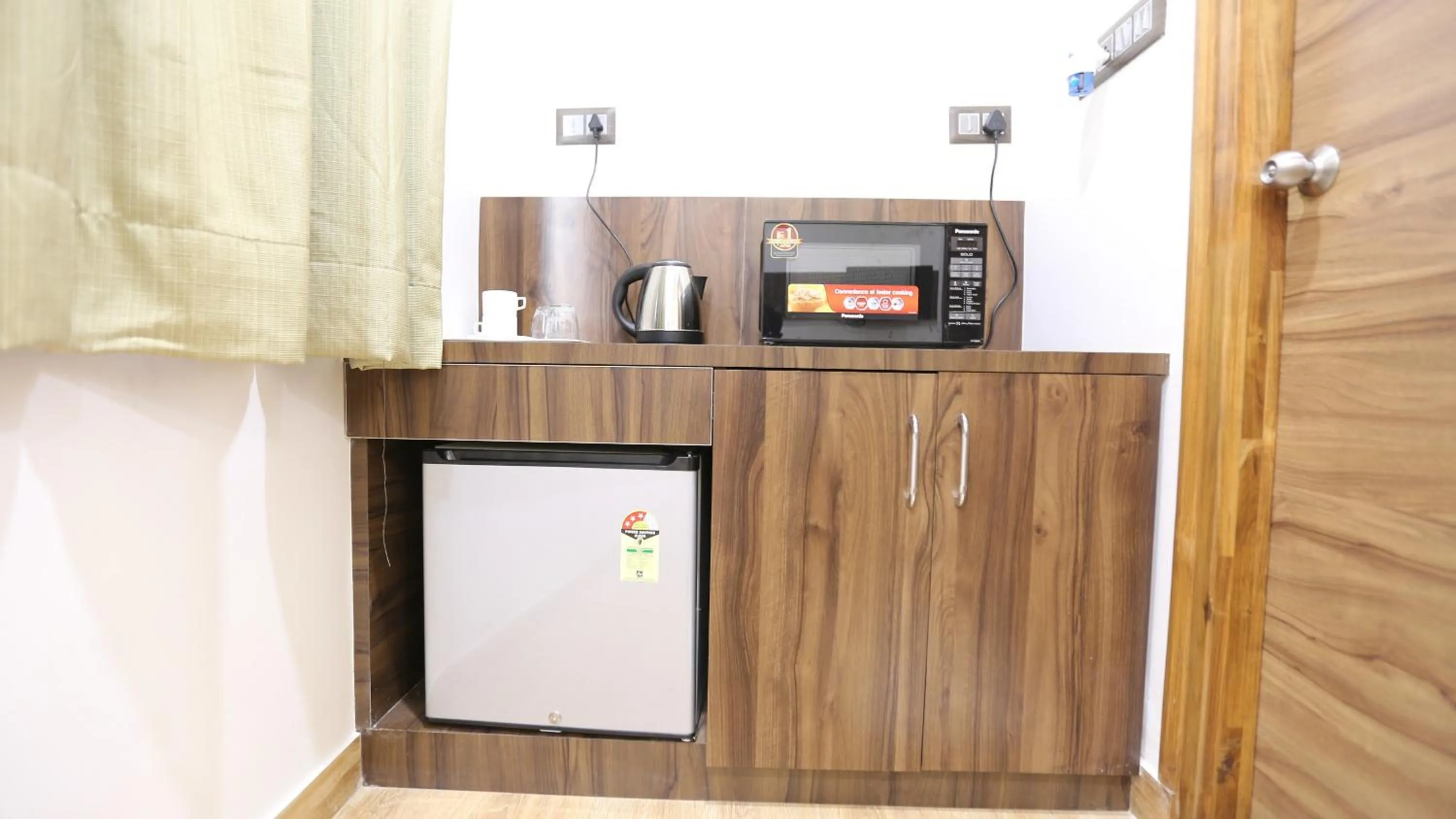 Coffee/tea facilities in The Ventura Grand Hotel