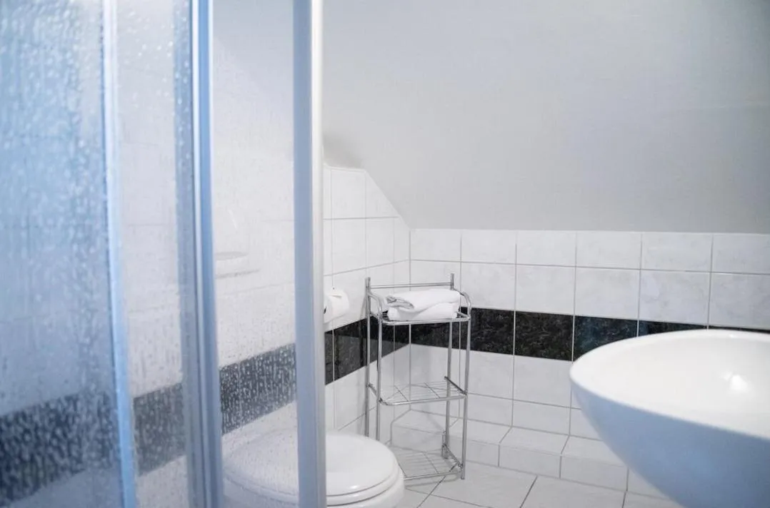 Shower in Mahlzeit - Hotel Brauhaus Weyhausen - Keramikstudio