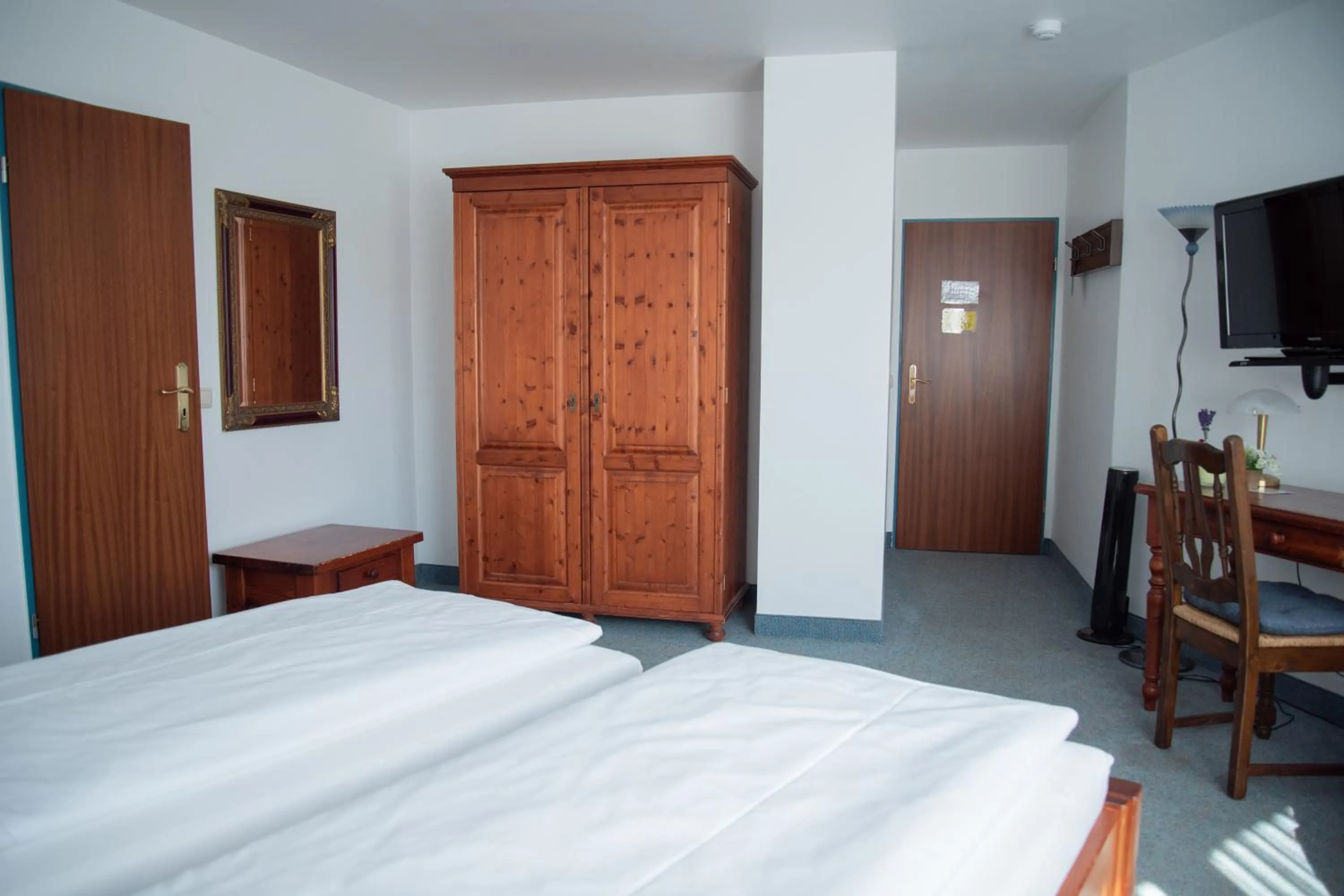 Bed in Mahlzeit - Hotel Brauhaus Weyhausen - Keramikstudio