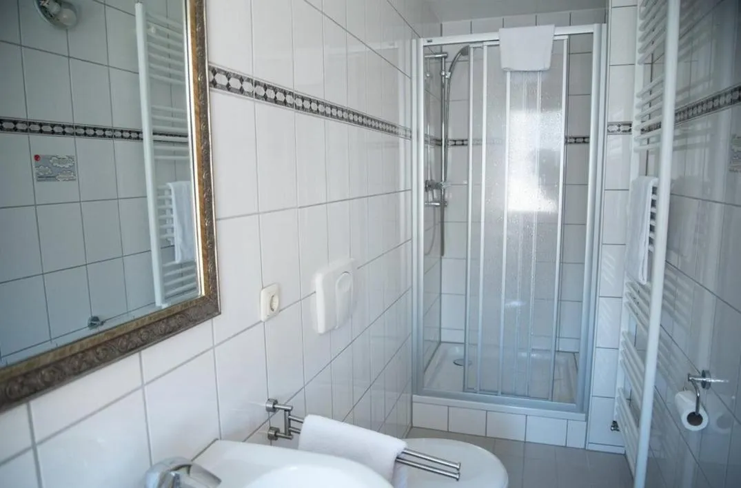 Shower in Mahlzeit - Hotel Brauhaus Weyhausen - Keramikstudio