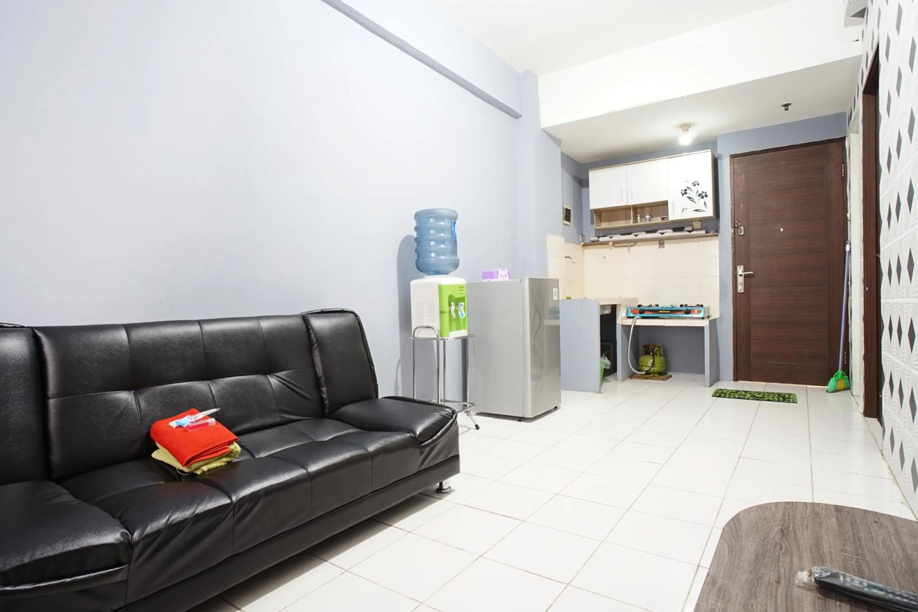 Living room in City Park Apartment by Anita