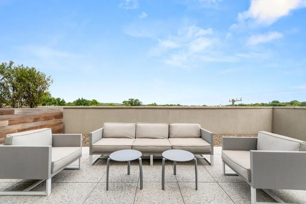 Day in The Doyle Hotel