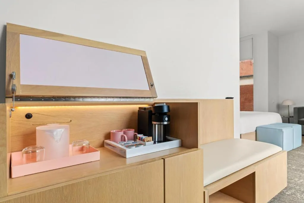 Coffee/tea facilities in The Doyle Hotel