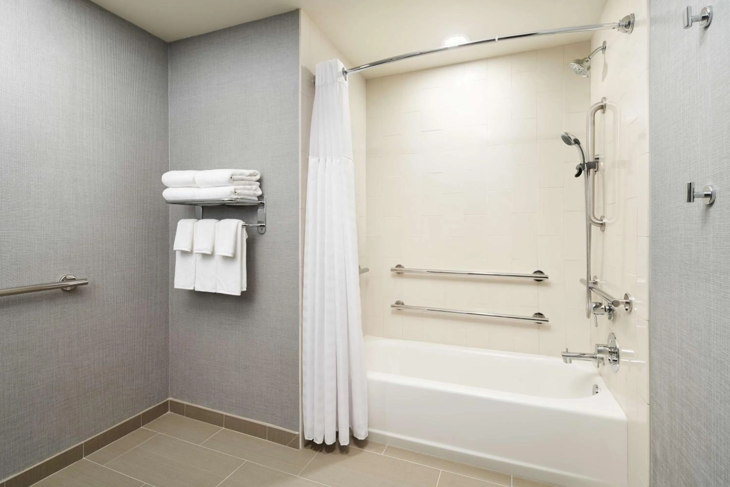 Bathroom in Hyatt Place Melbourne - Palm Bay - I-95