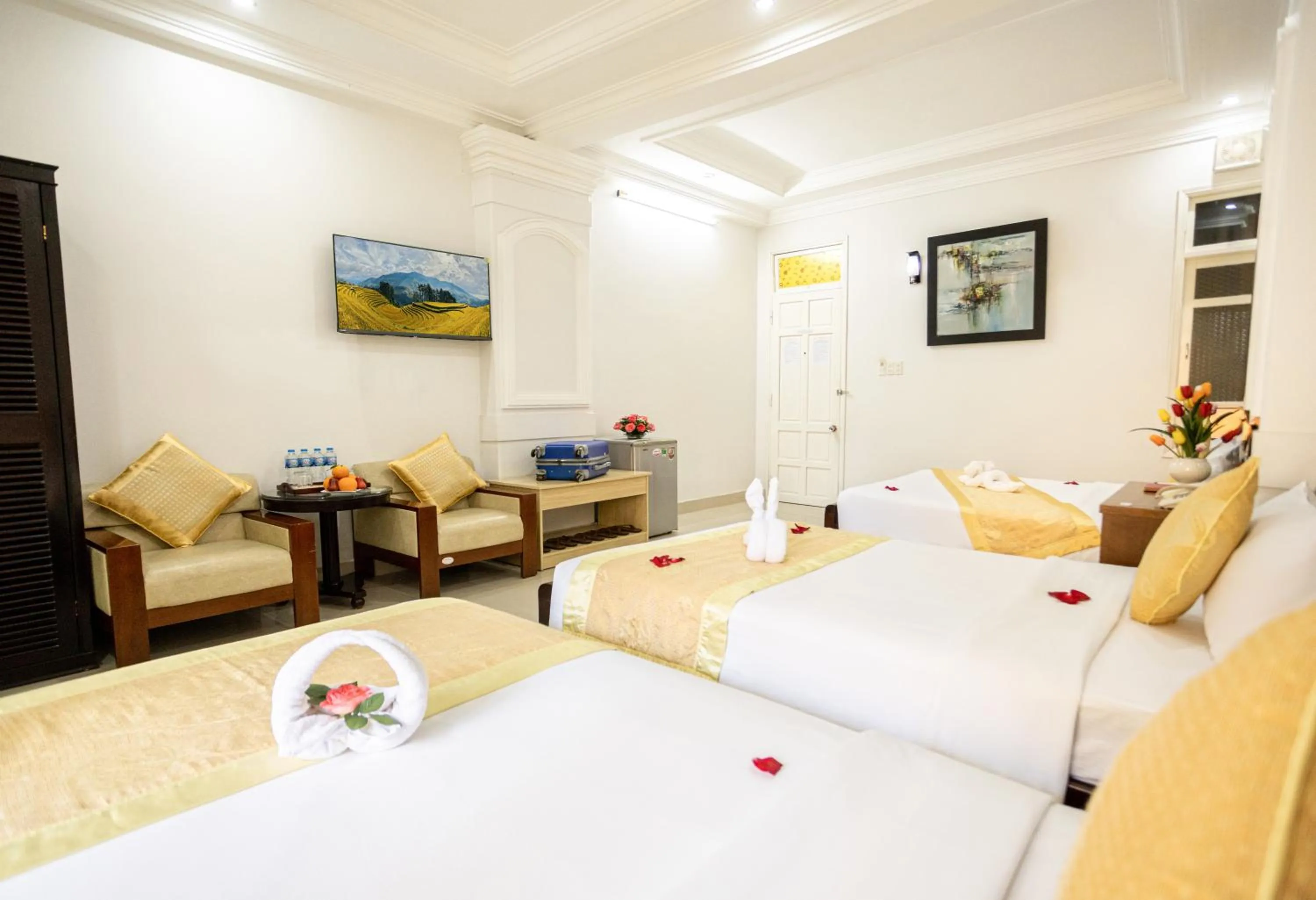 Bed in Hue Harmony Hotel