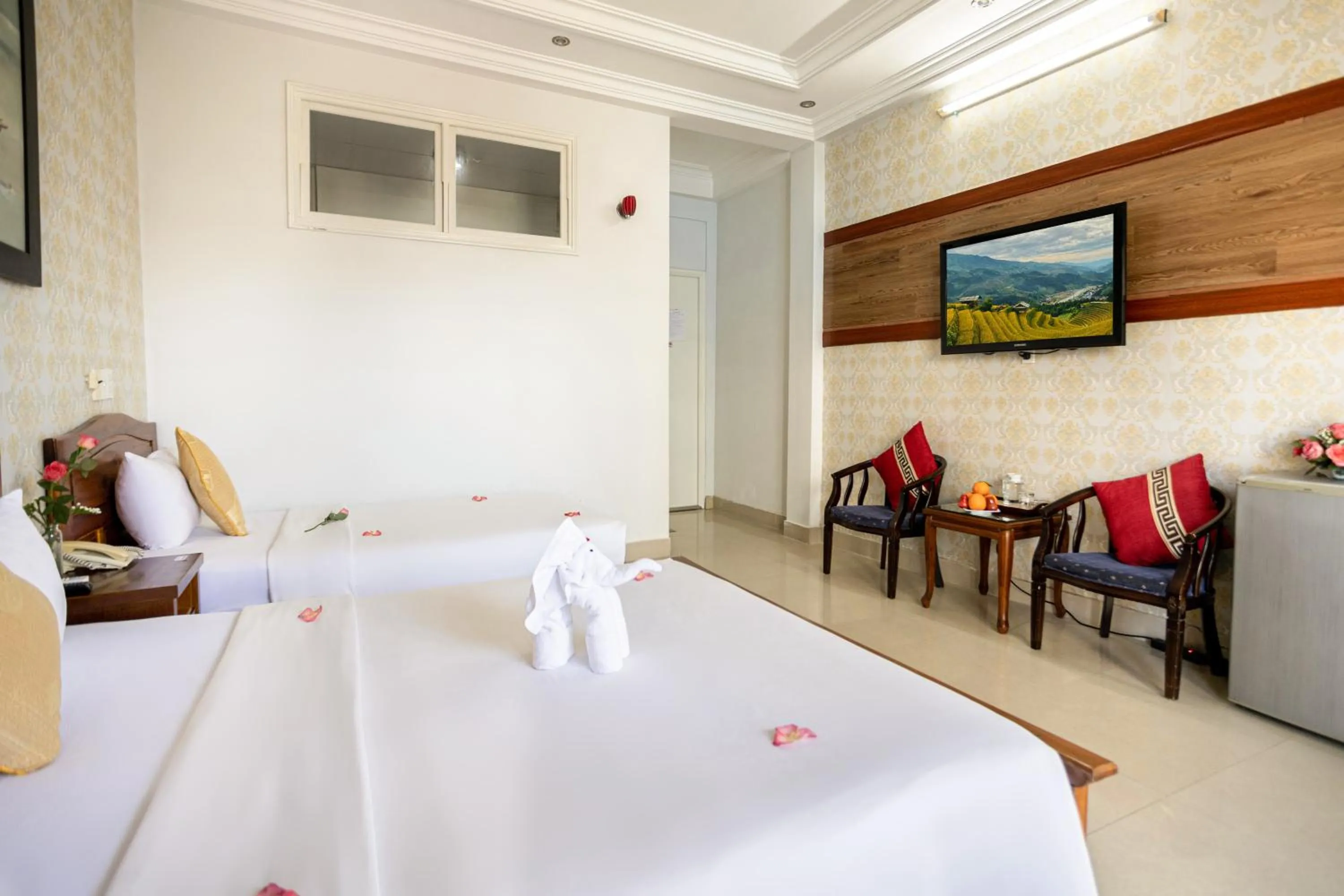 Bed in Hue Harmony Hotel