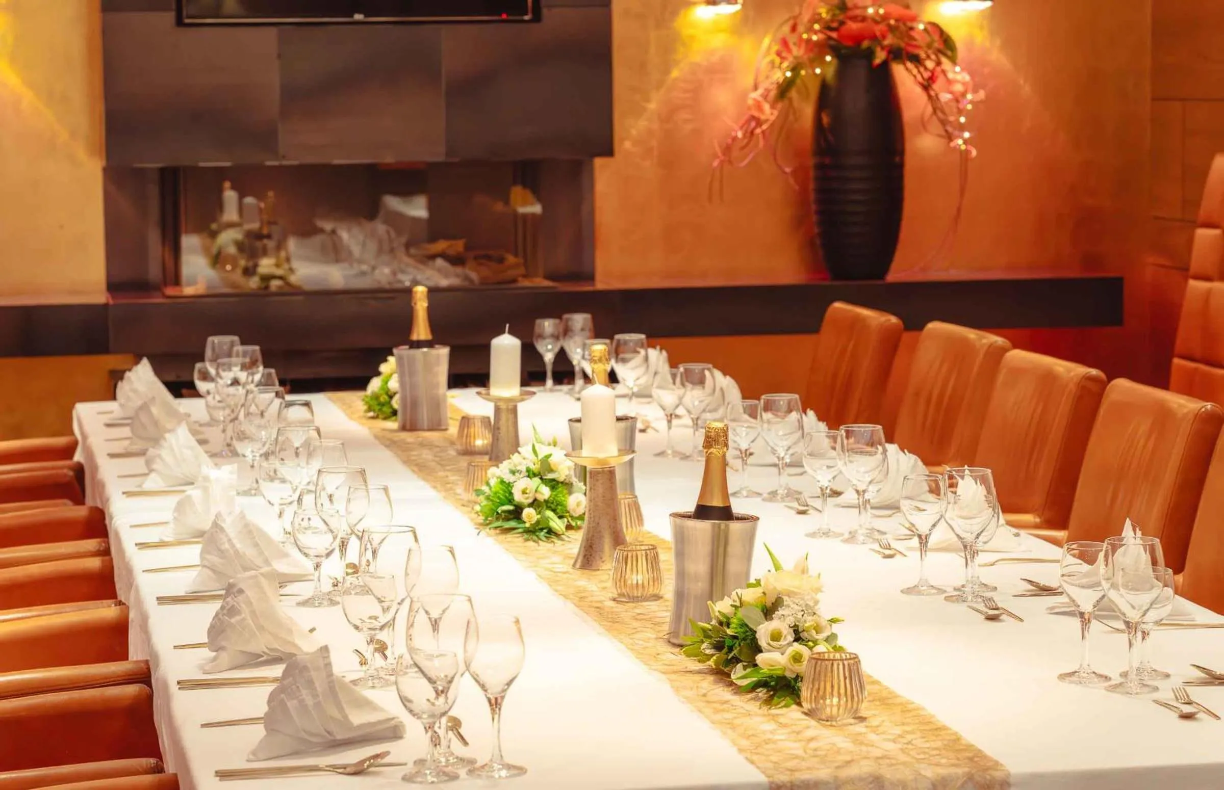 Evening entertainment in PLAZA INN Köln Pulheim