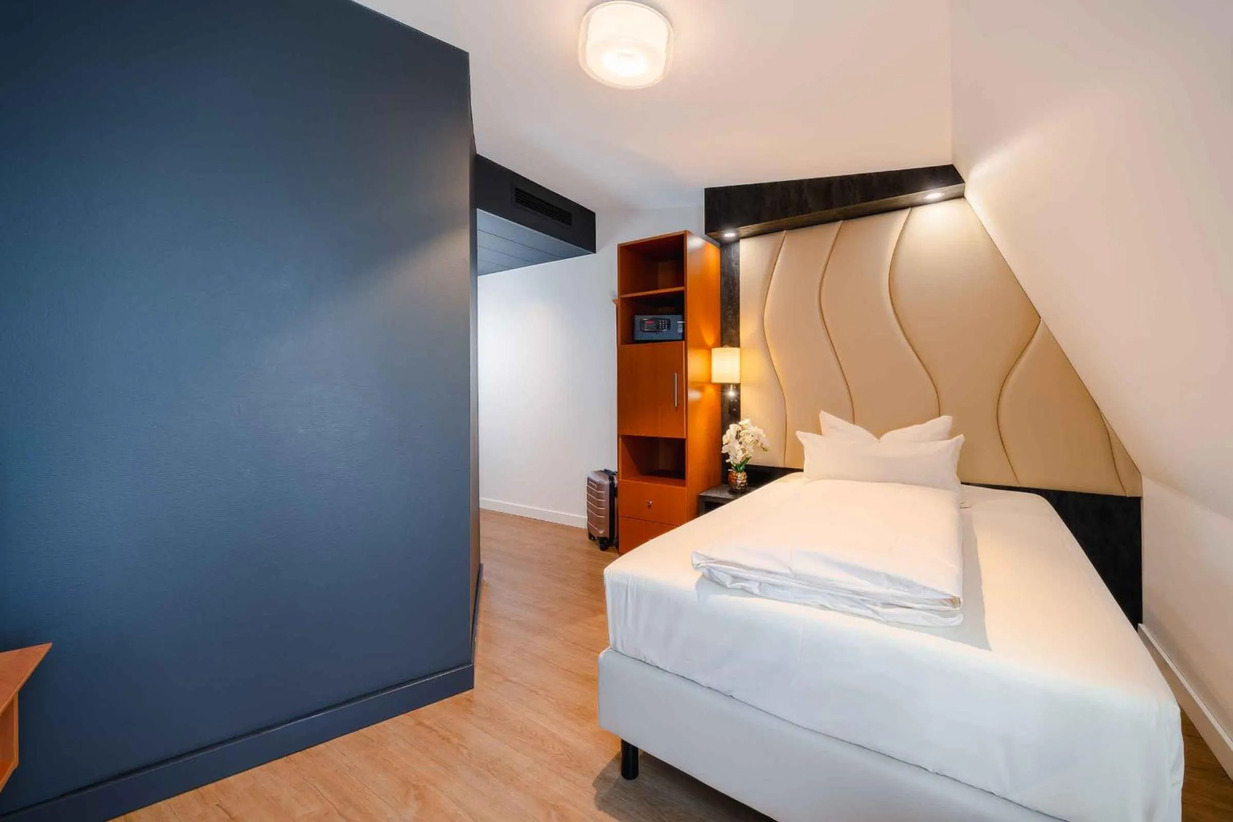 Bedroom, Bed in PLAZA INN Köln Pulheim