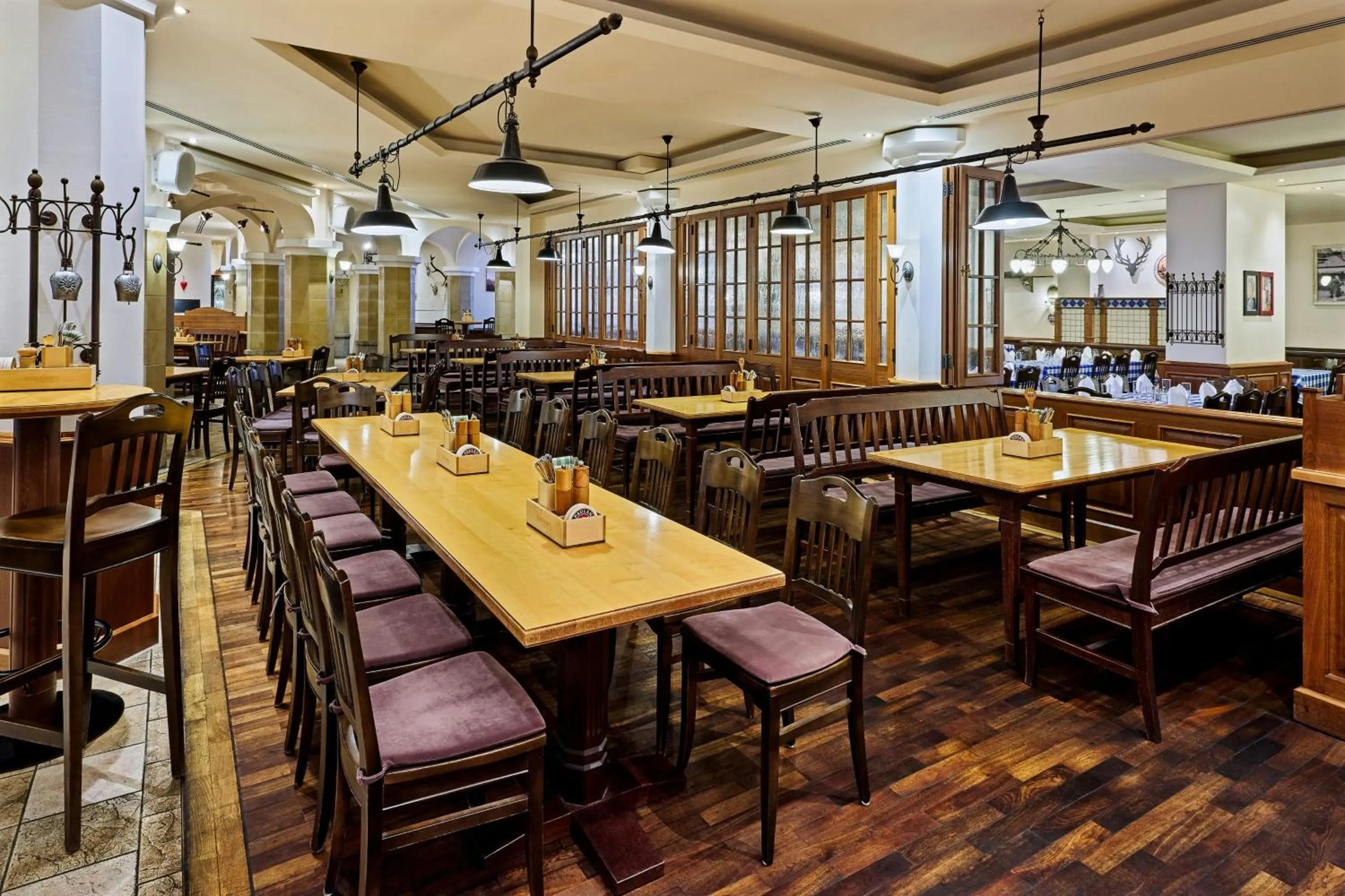 Restaurant/places to eat in The Westin Grand Munich