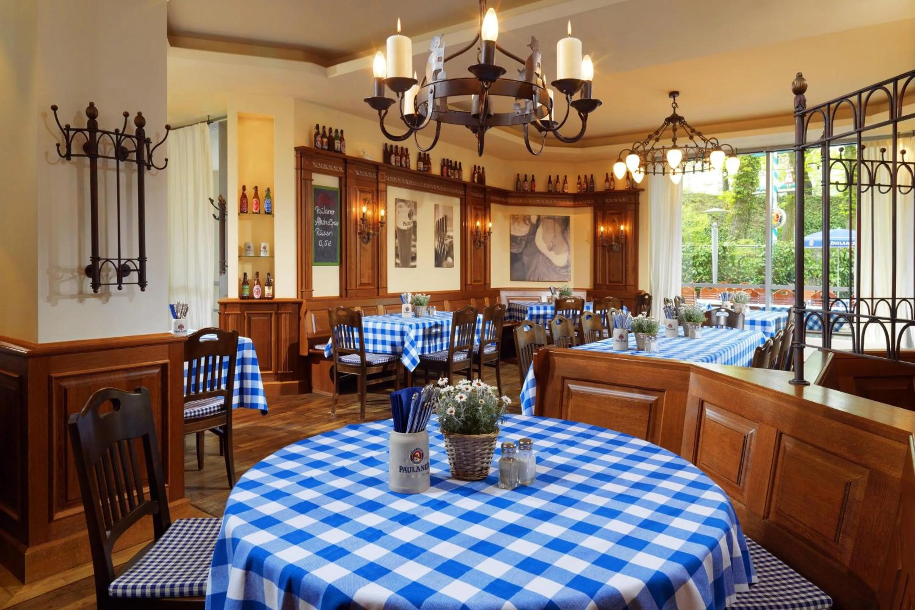 Restaurant/places to eat in The Westin Grand Munich