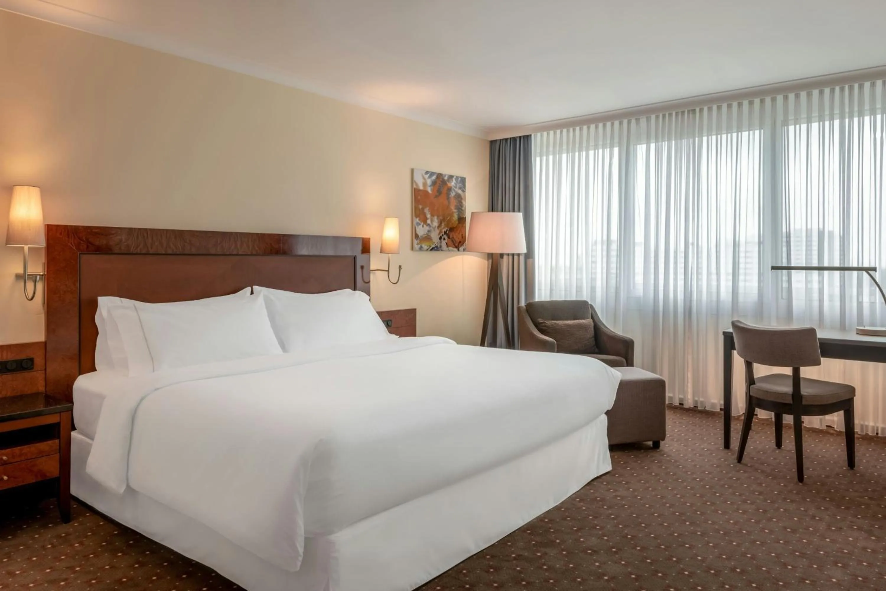 Photo of the whole room, Bed in The Westin Grand Munich