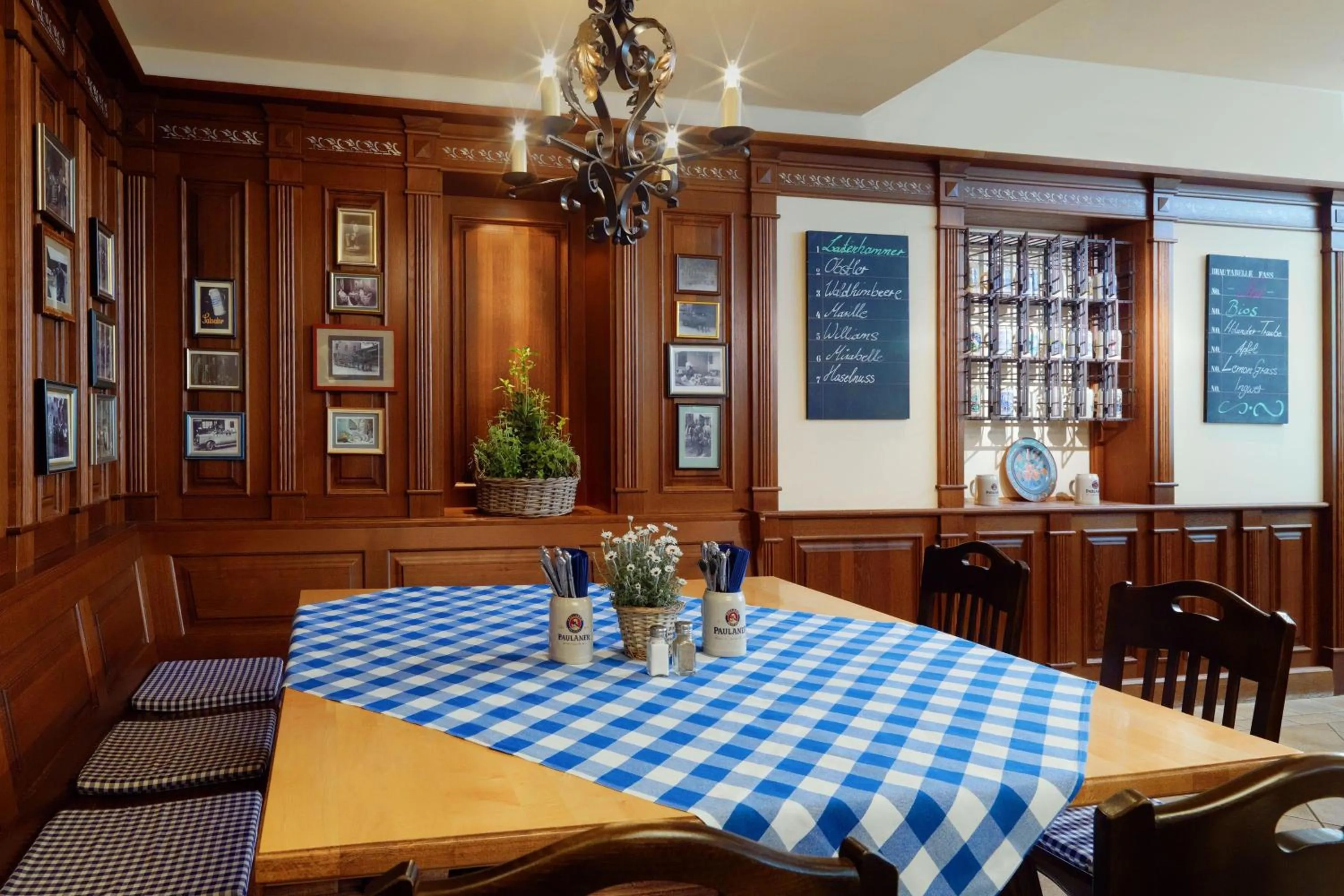 Restaurant/places to eat in The Westin Grand Munich