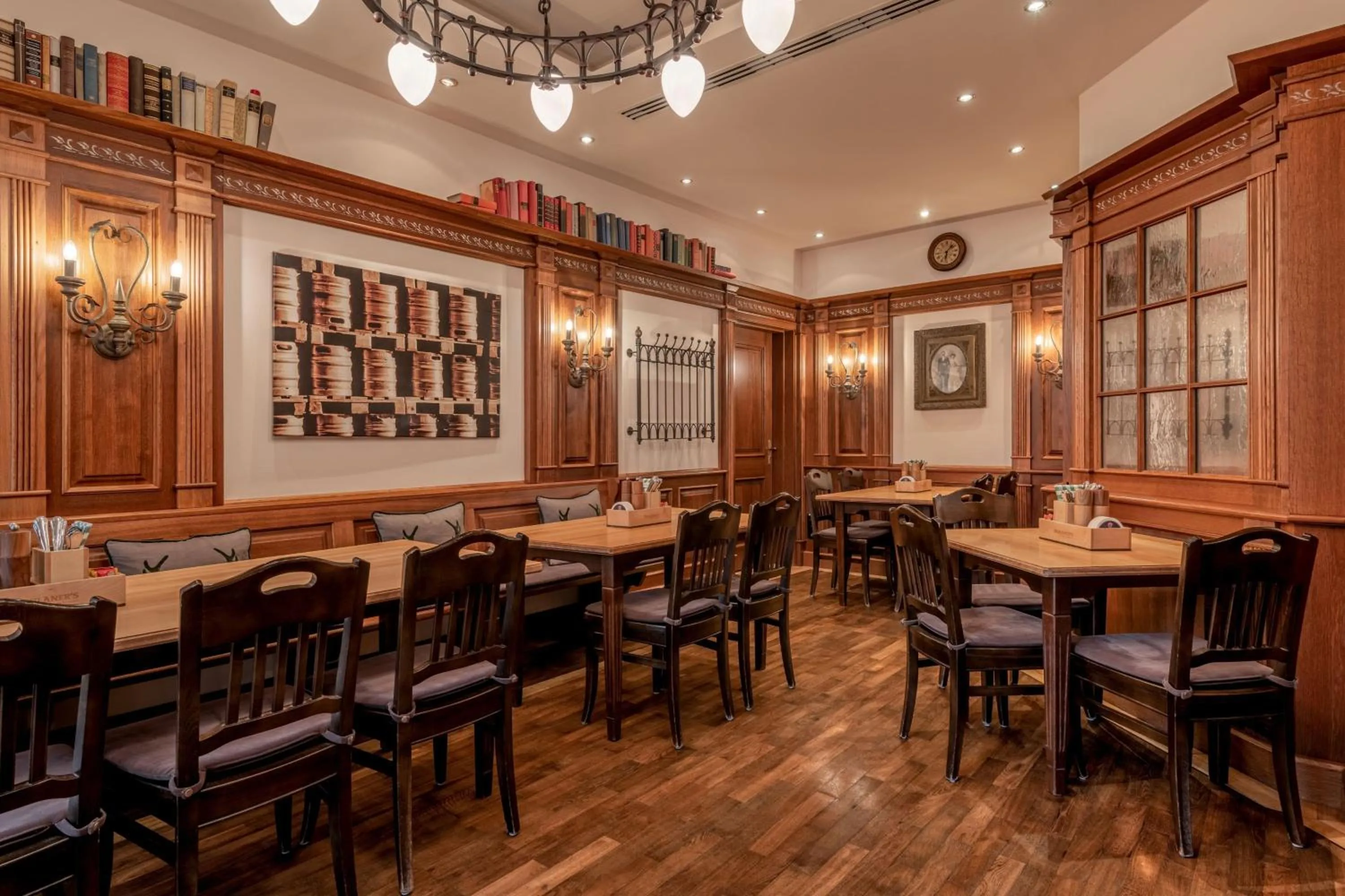 Restaurant/places to eat in The Westin Grand Munich