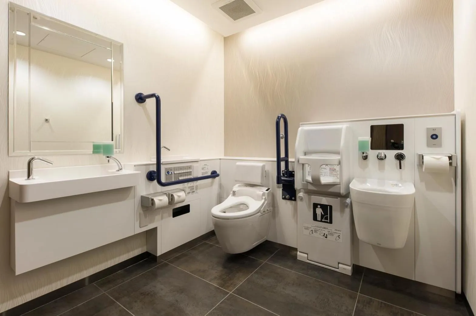 Area and facilities in IAM HOTEL