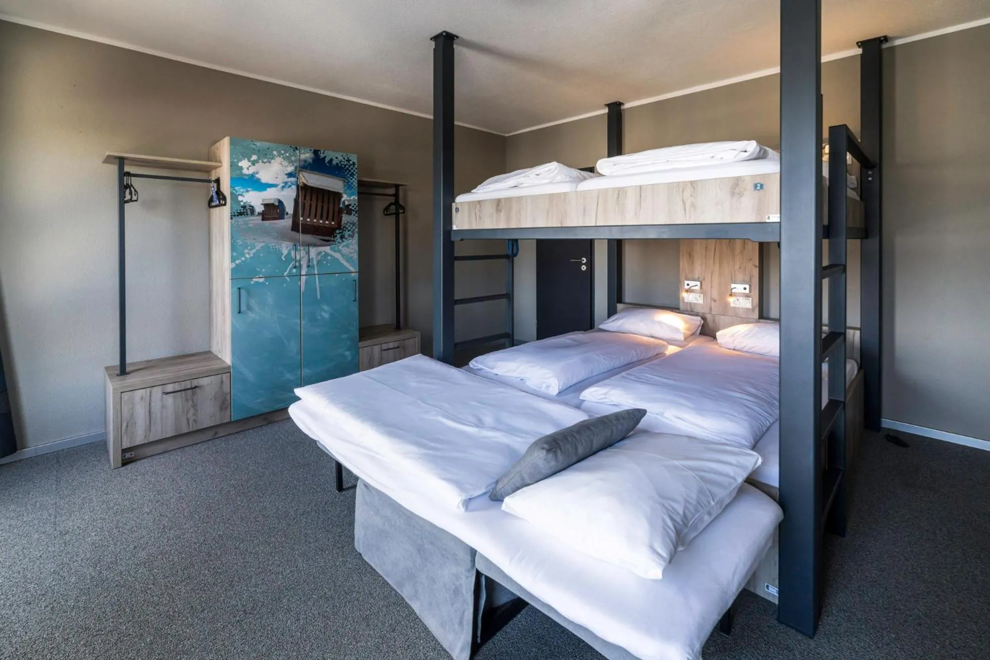 Photo of the whole room, Bed in WIROtel Warnemünde
