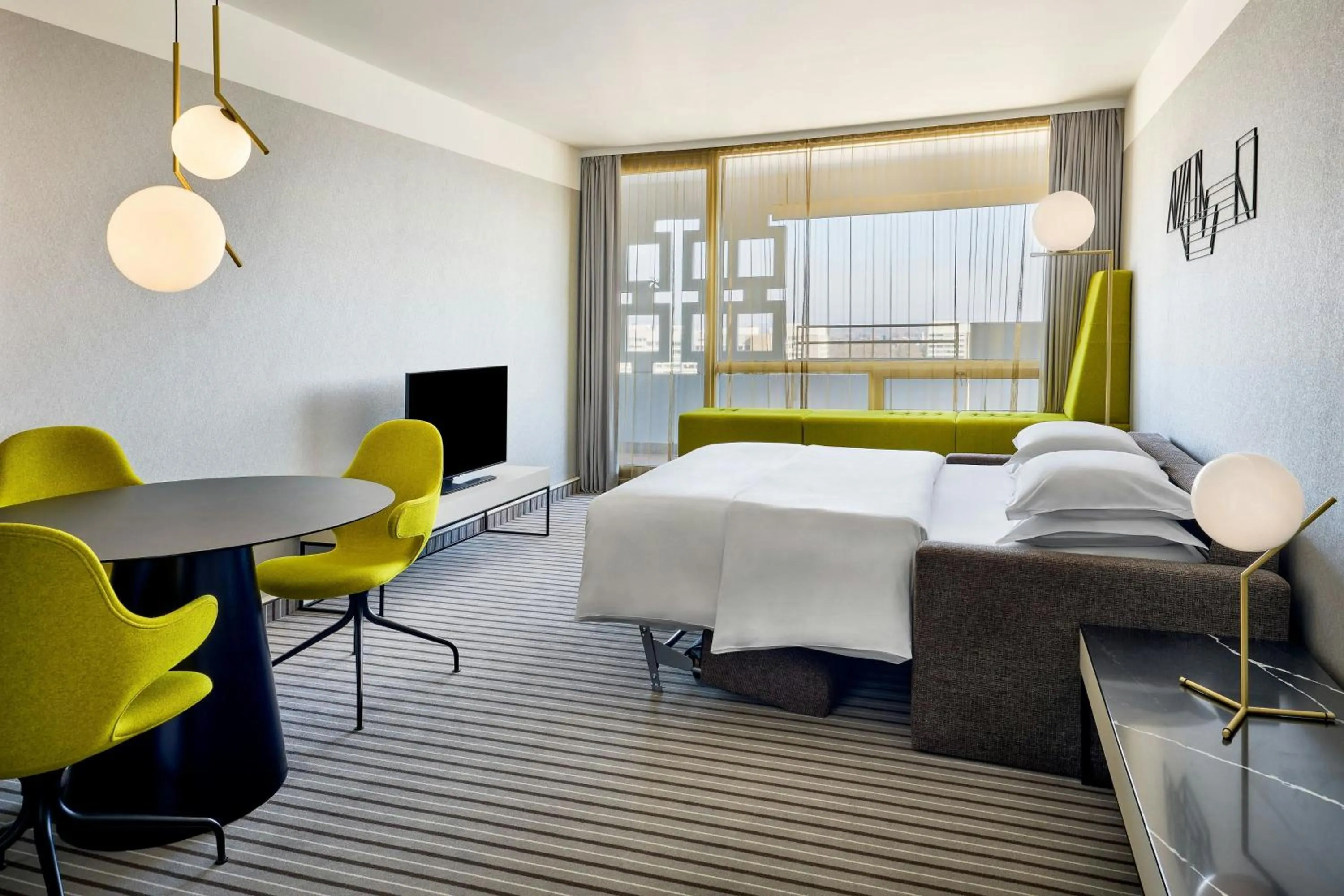 Bedroom, Bed in Four Points by Sheraton Munich Arabellapark