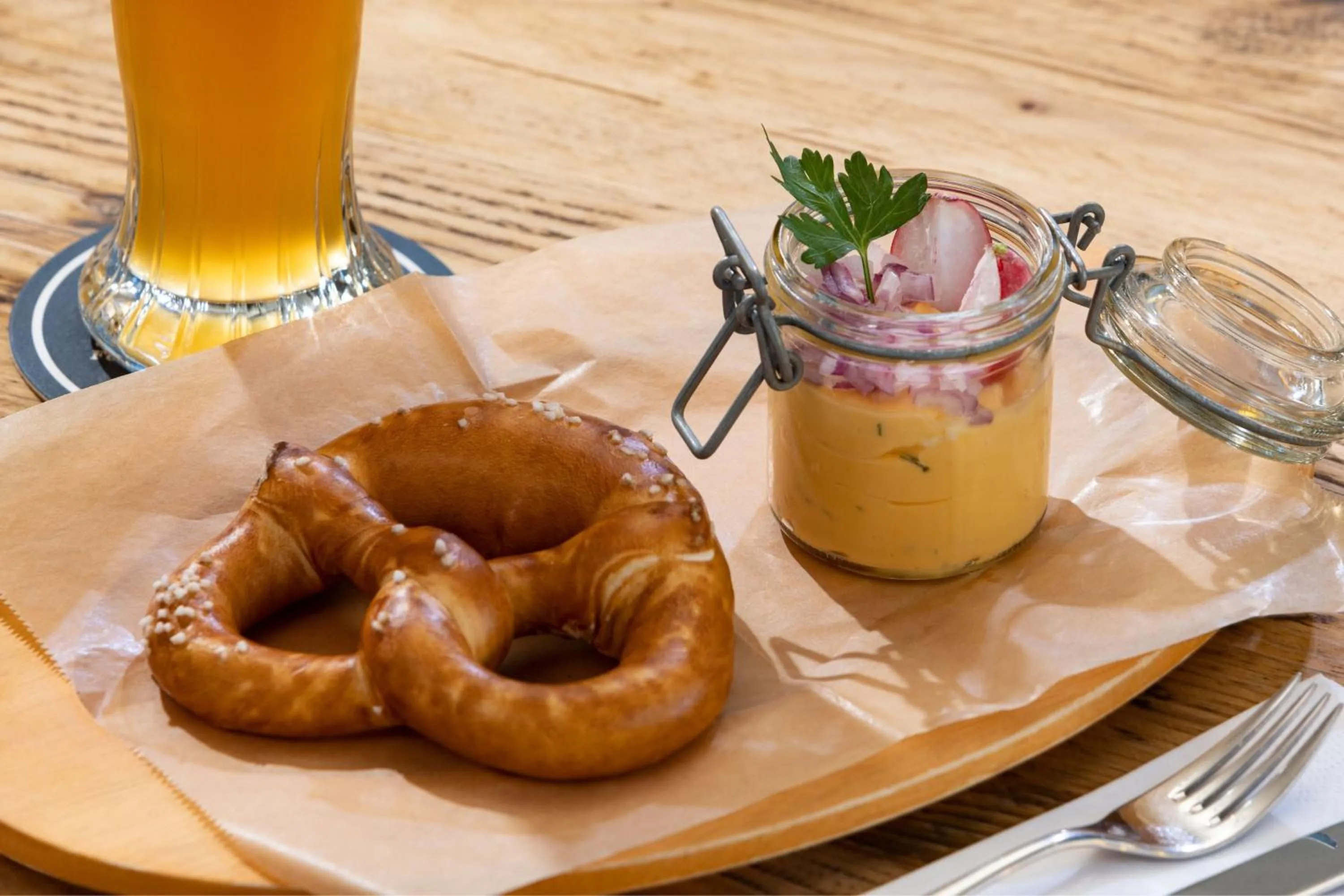 Restaurant/places to eat in Four Points by Sheraton Munich Arabellapark