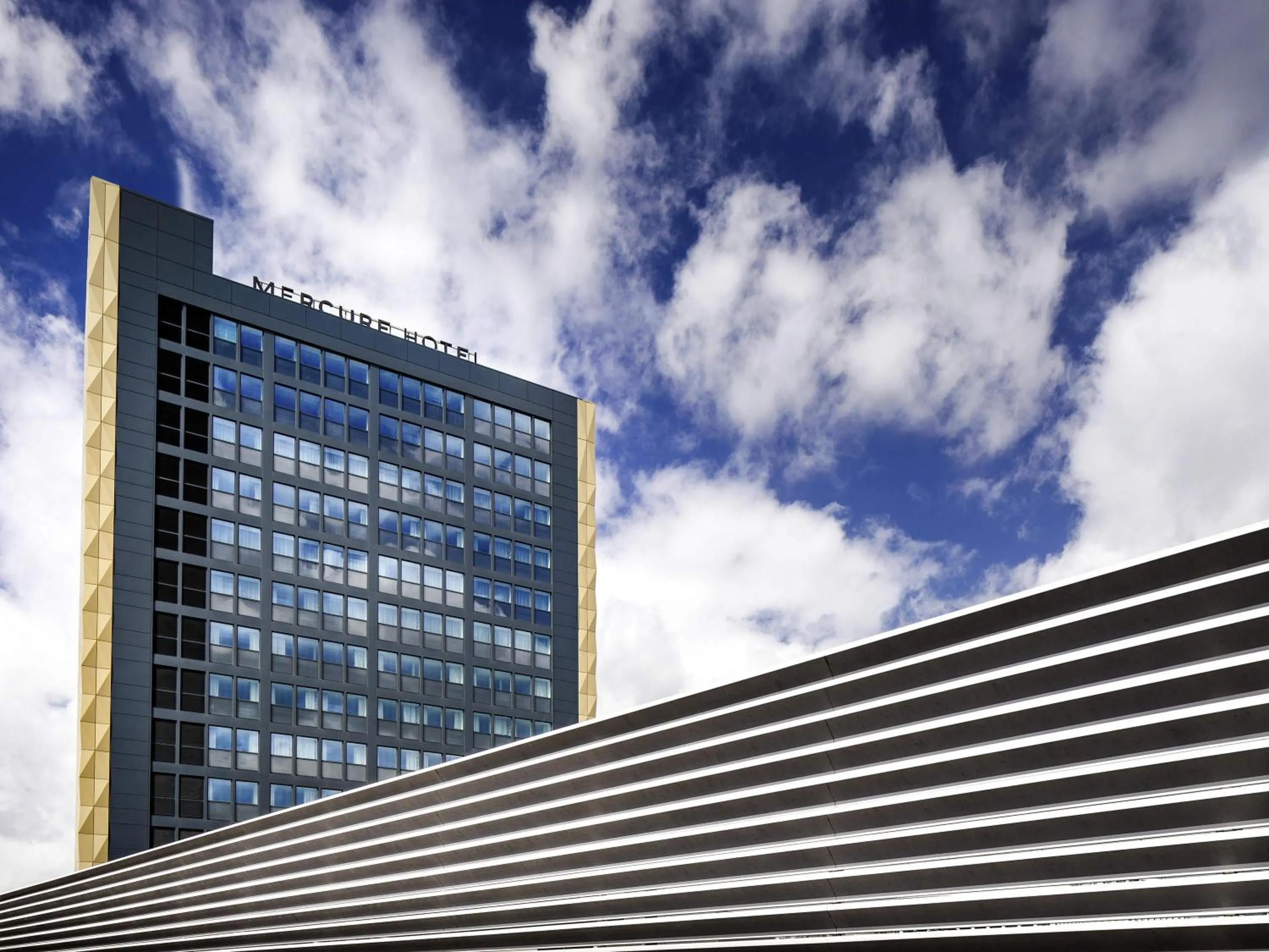 Property building in Mercure Newport