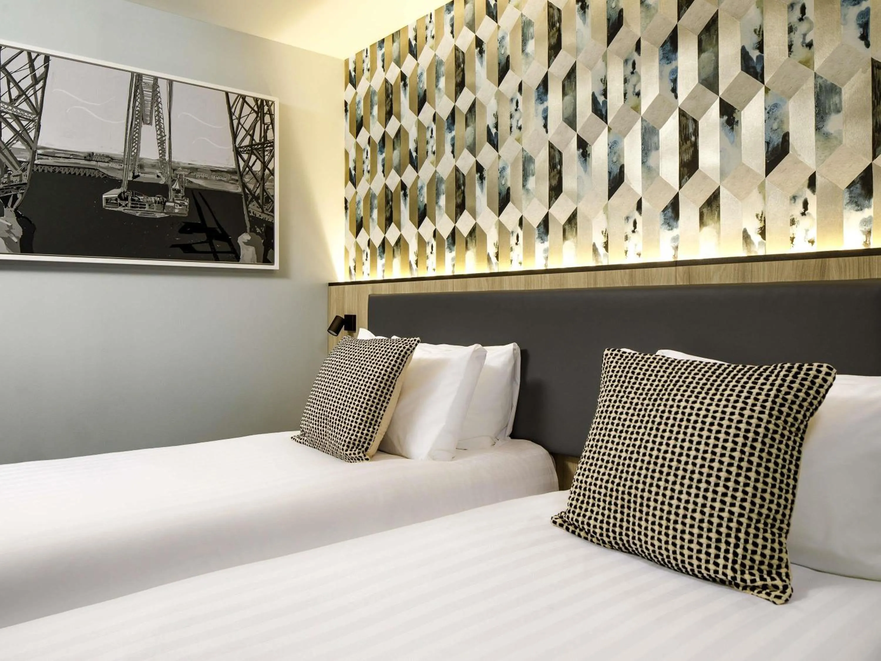 Bedroom, Bed in Mercure Newport