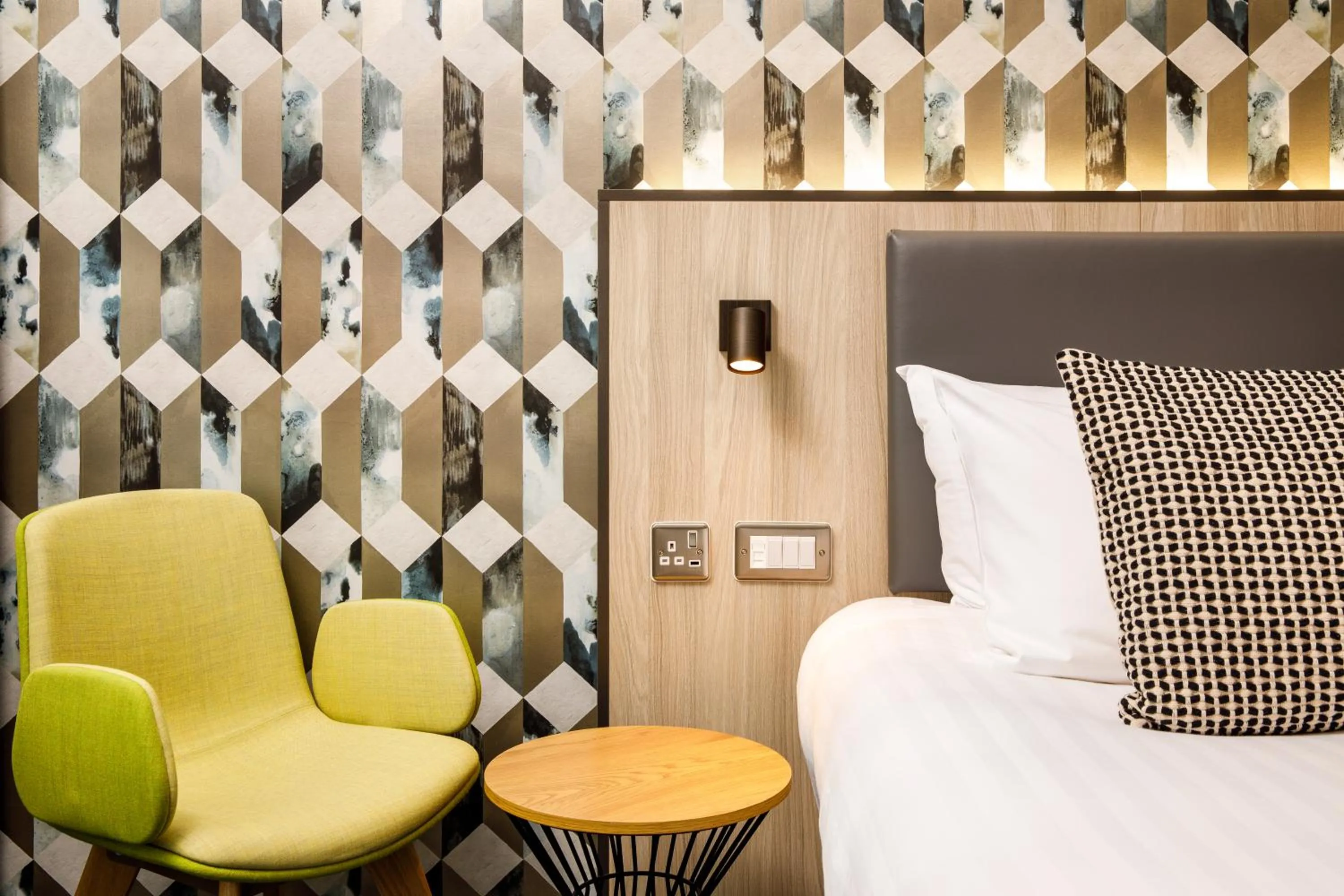 Bedroom, Bed in Mercure Newport