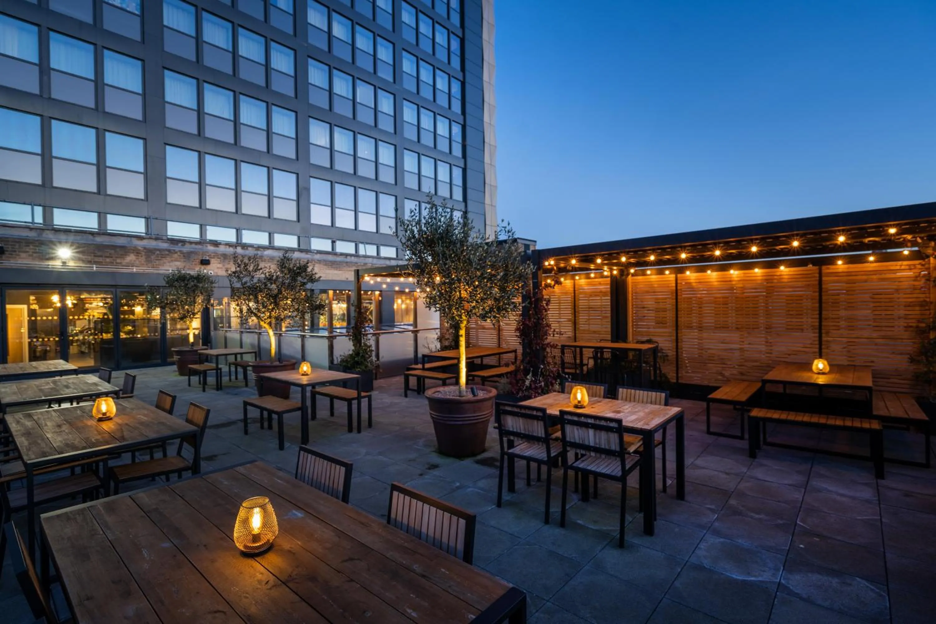 Restaurant/places to eat in Mercure Newport