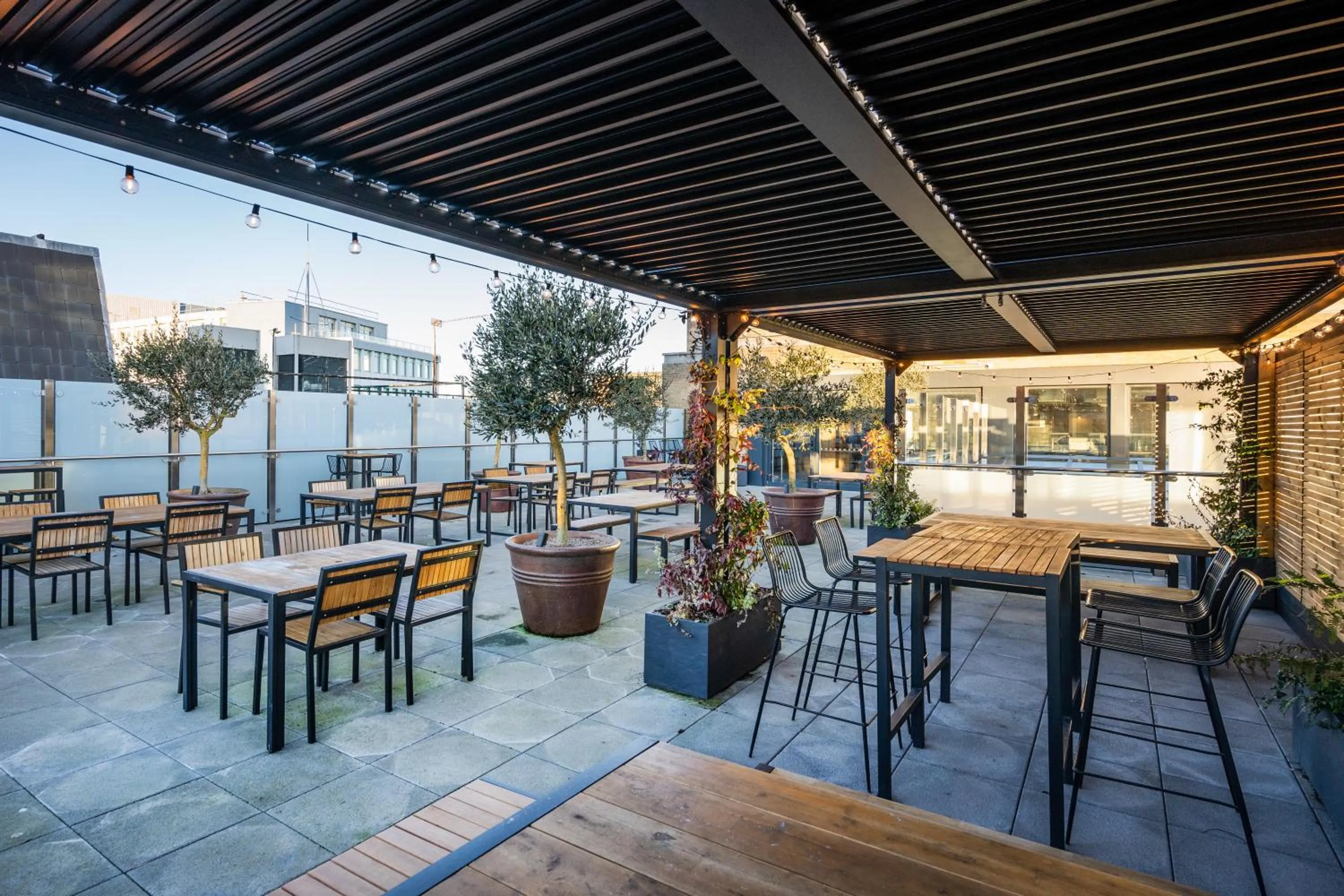 Restaurant/places to eat in Mercure Newport