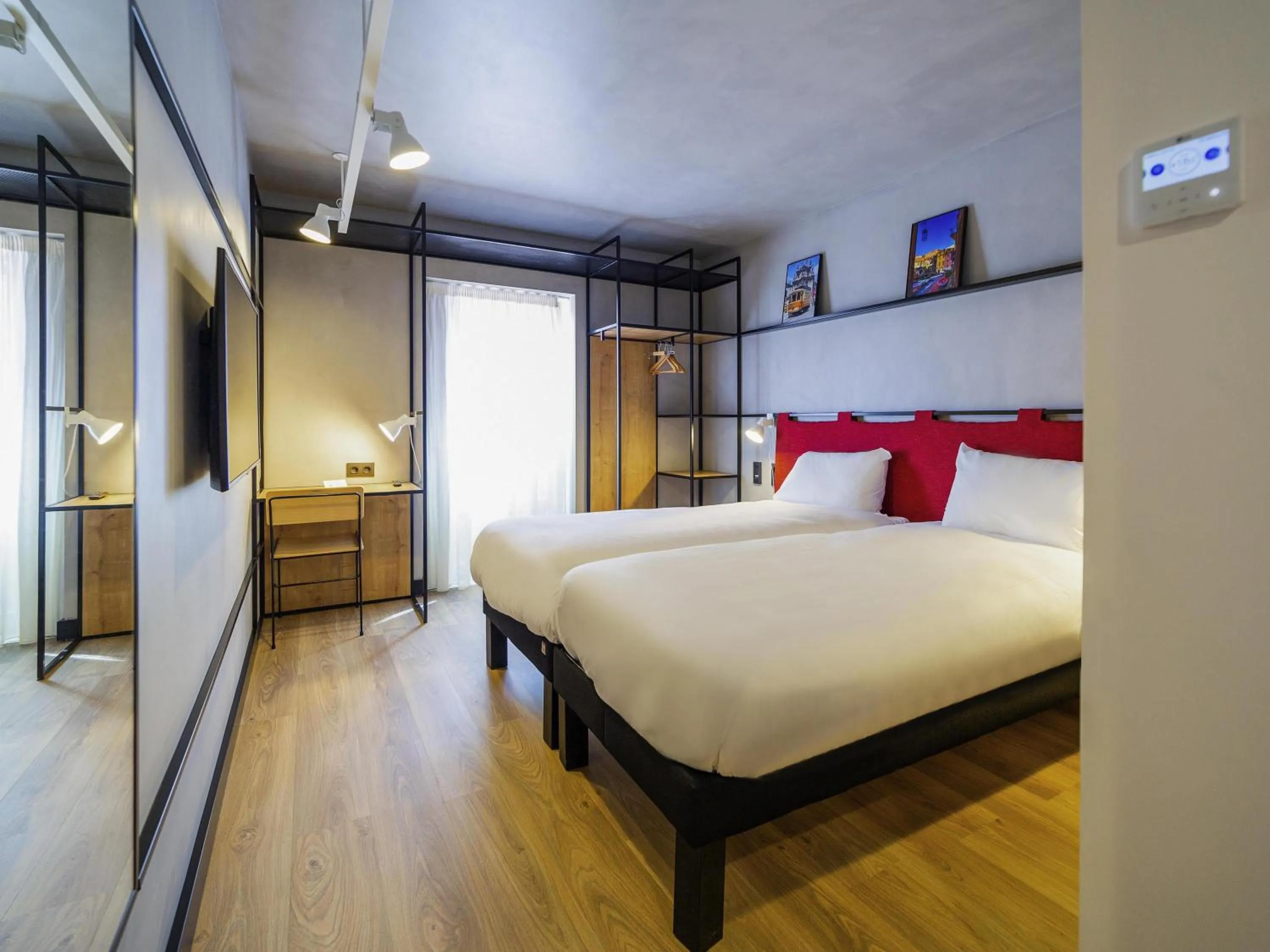 Bedroom, Bed in ibis Porto Centro Mercado Bolhao