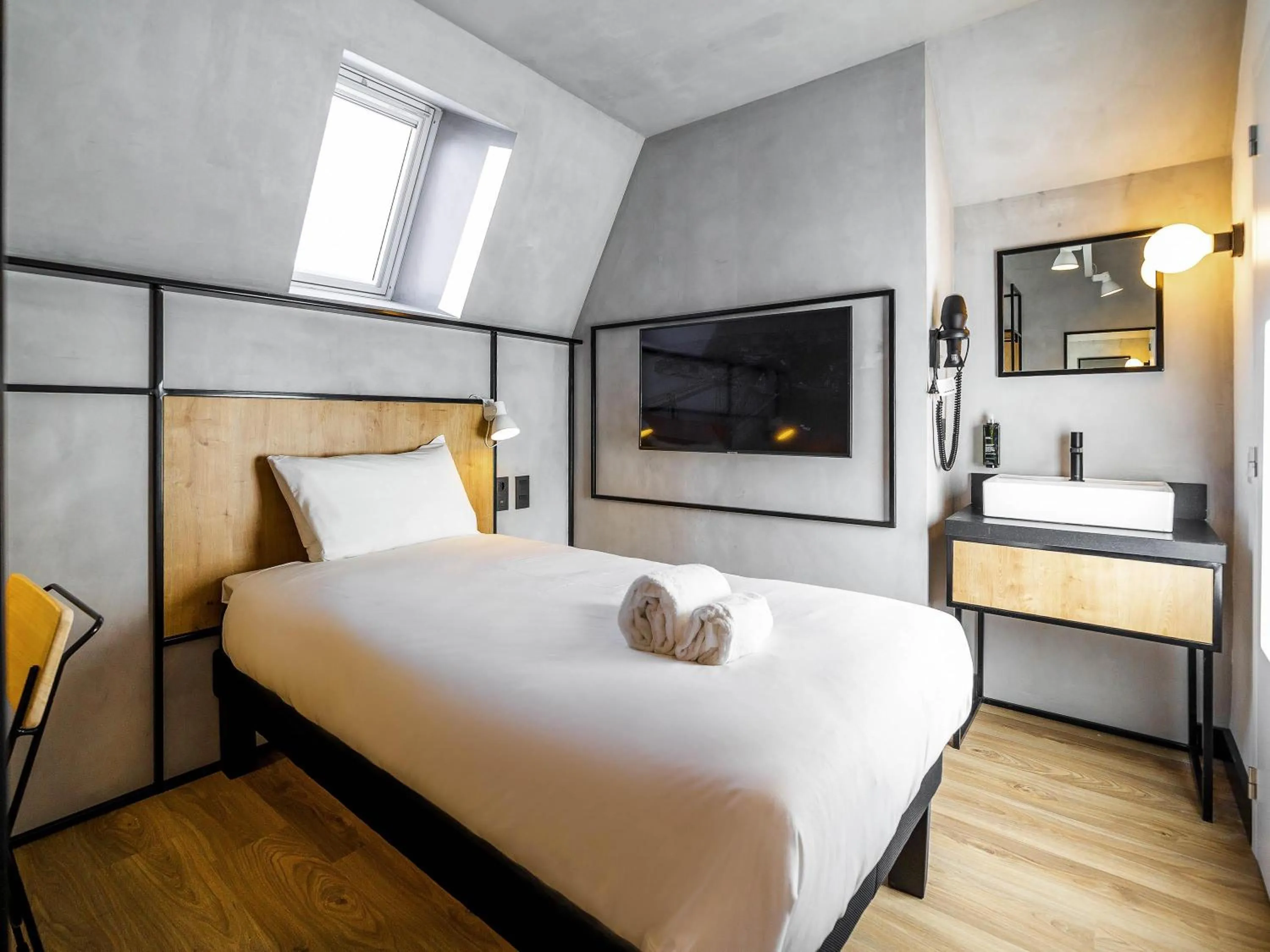 Bedroom, Bed in ibis Porto Centro Mercado Bolhao