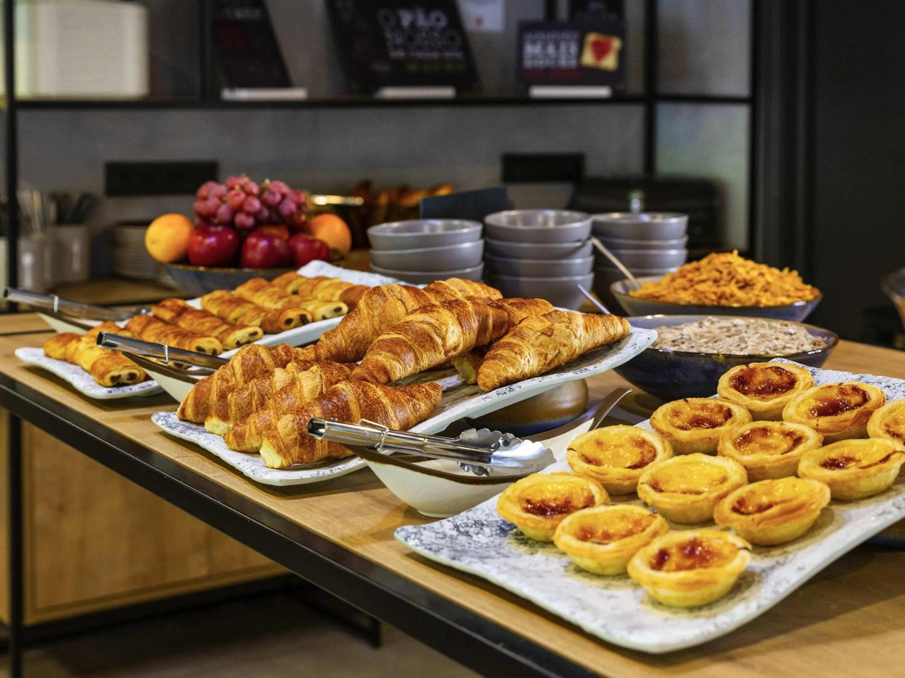 Restaurant/places to eat in ibis Porto Centro Mercado Bolhao