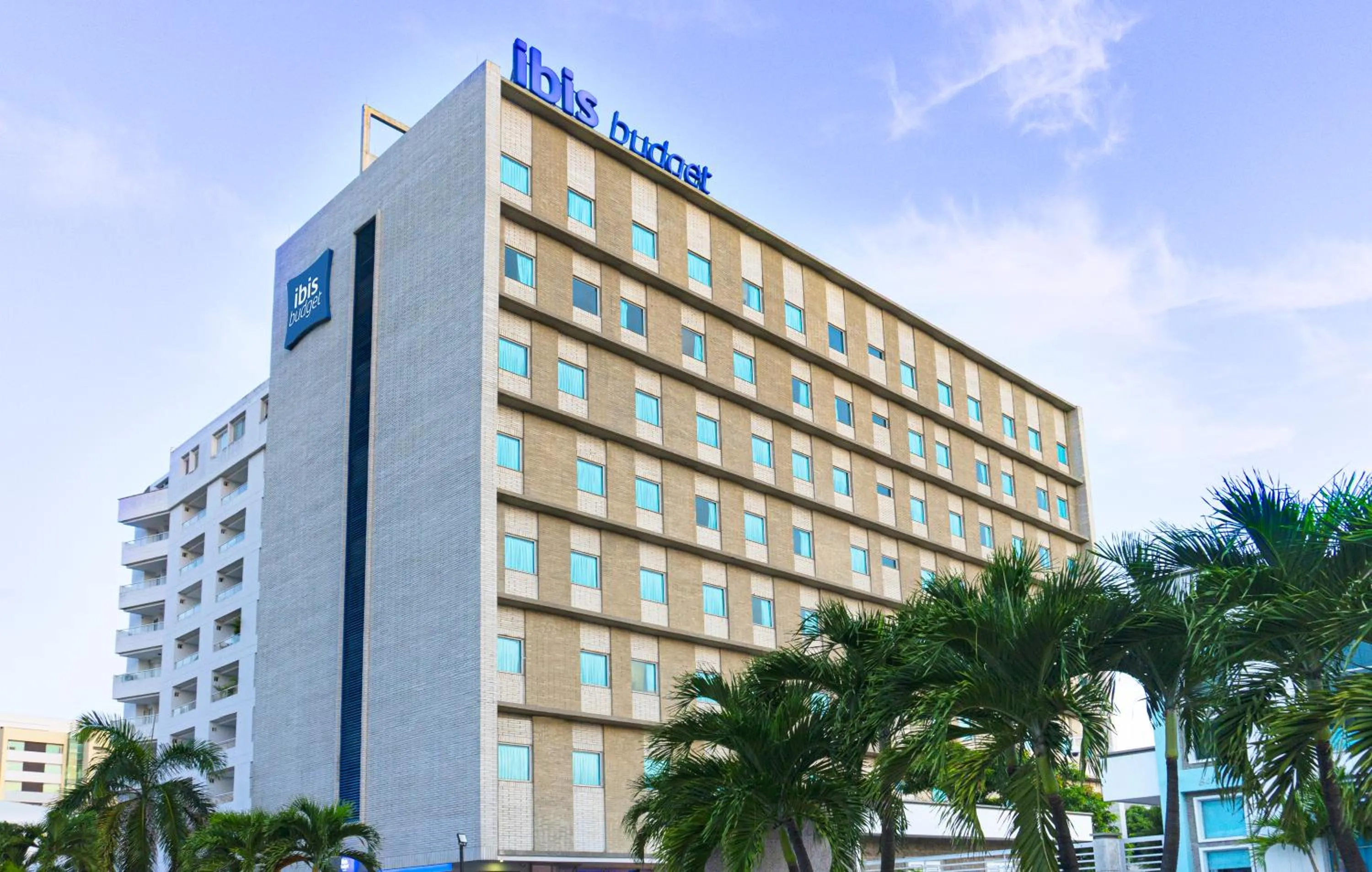 Facade/entrance in ibis budget Barranquilla