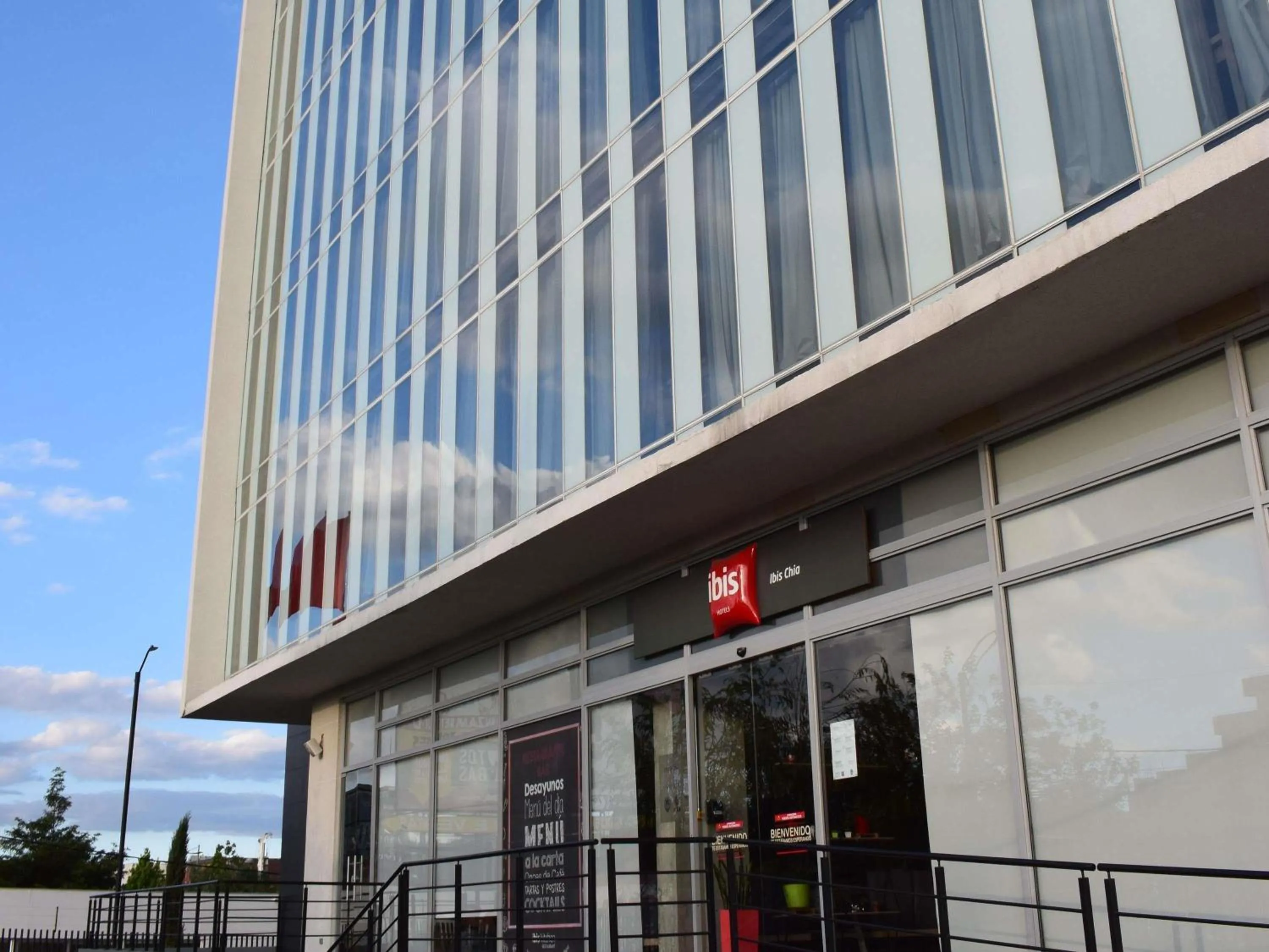 Property building in ibis Chia